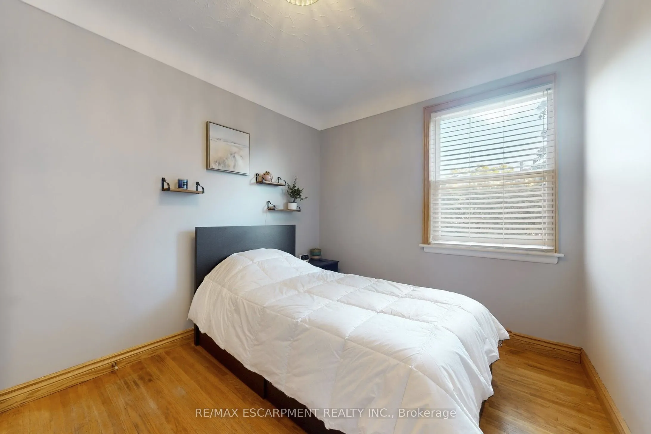 23 SYLVIA Crescent