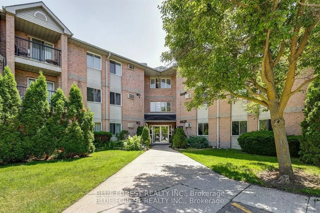 2228 Trafalgar Street, #111