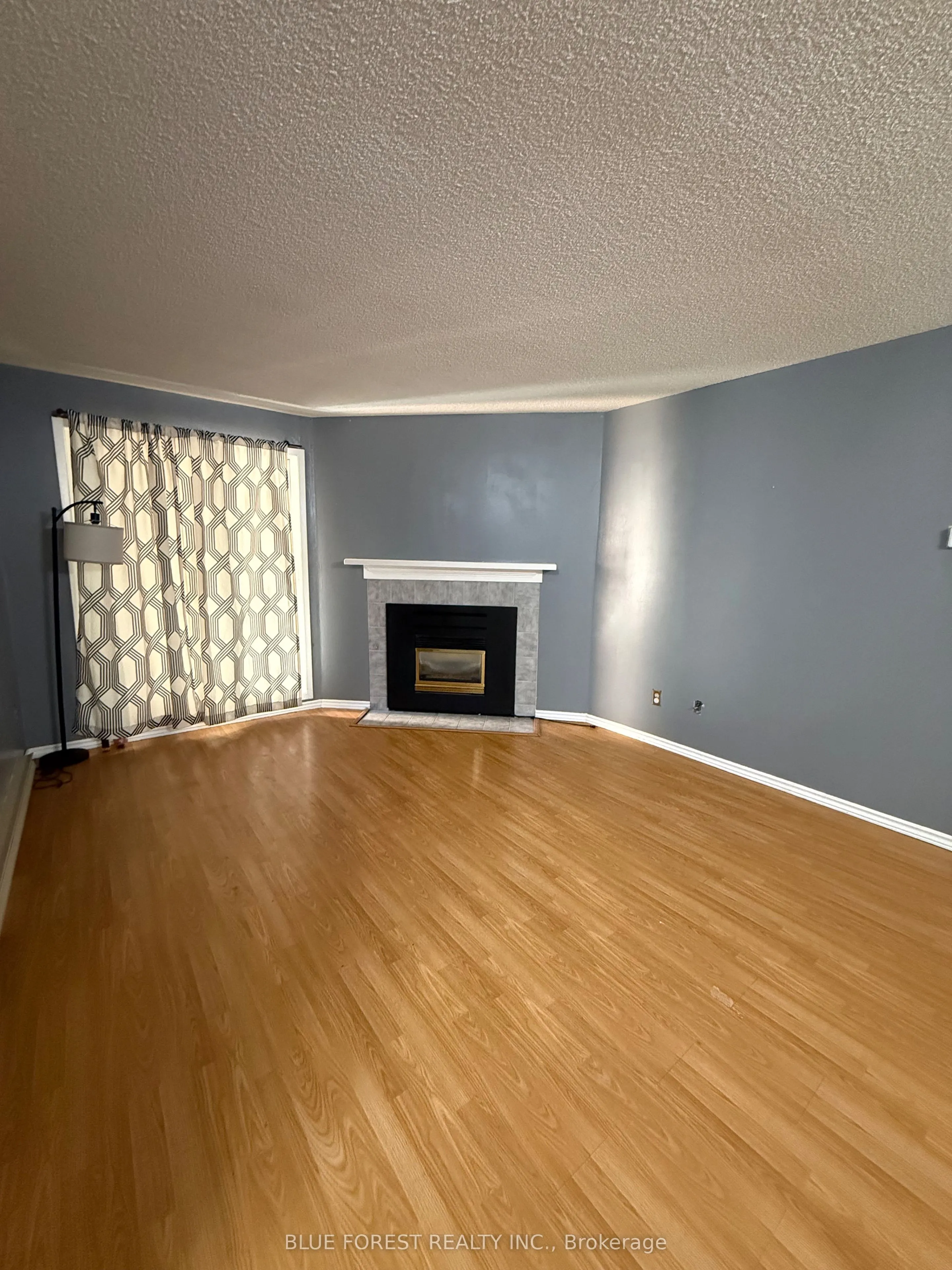 2228 Trafalgar Street, #111