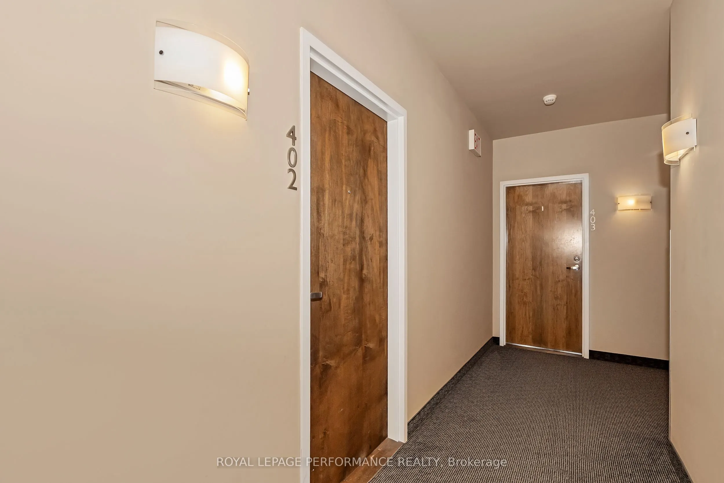 1433 Wellington Street W, #402