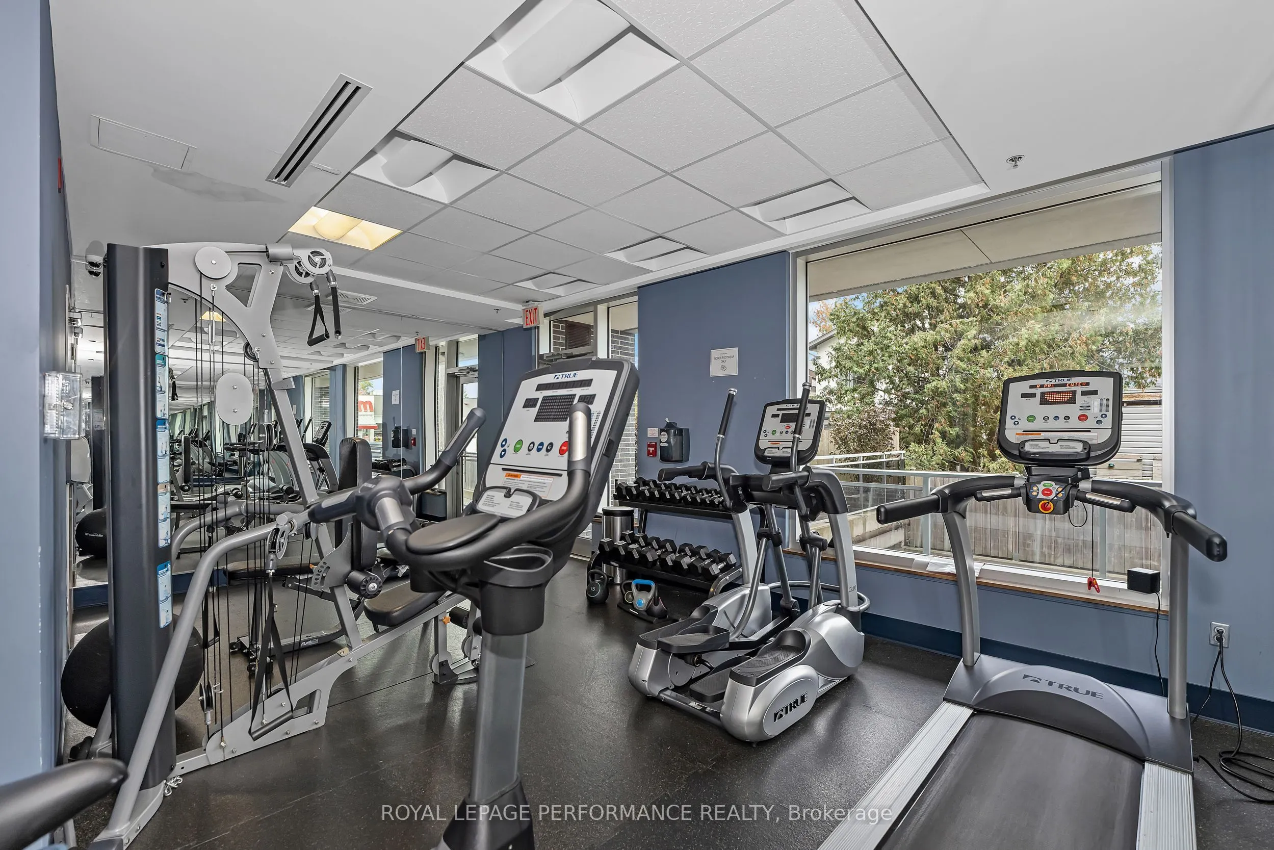 1433 Wellington Street W, #402