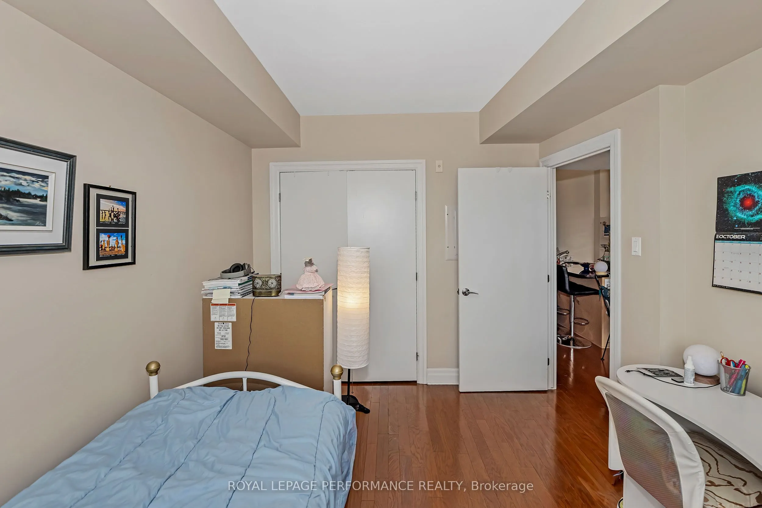 1433 Wellington Street W, #402