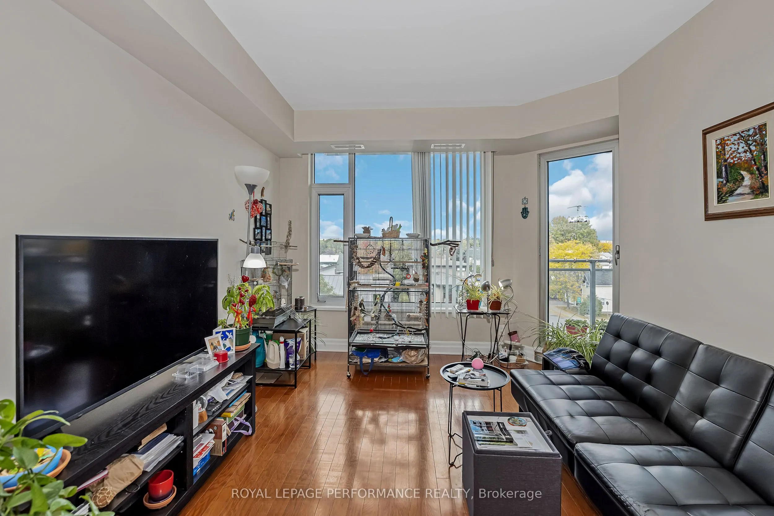 1433 Wellington Street W, #402