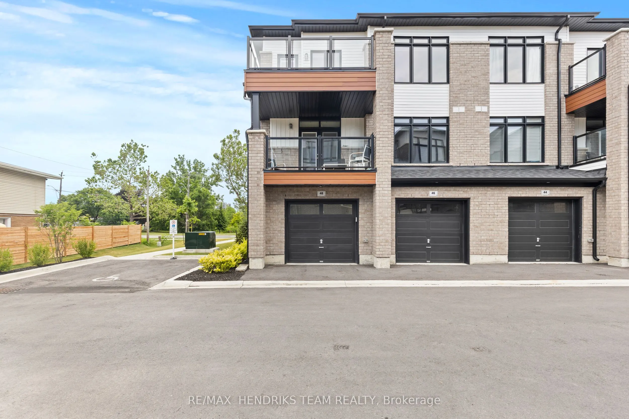 48 Sidney Rose Common, #48