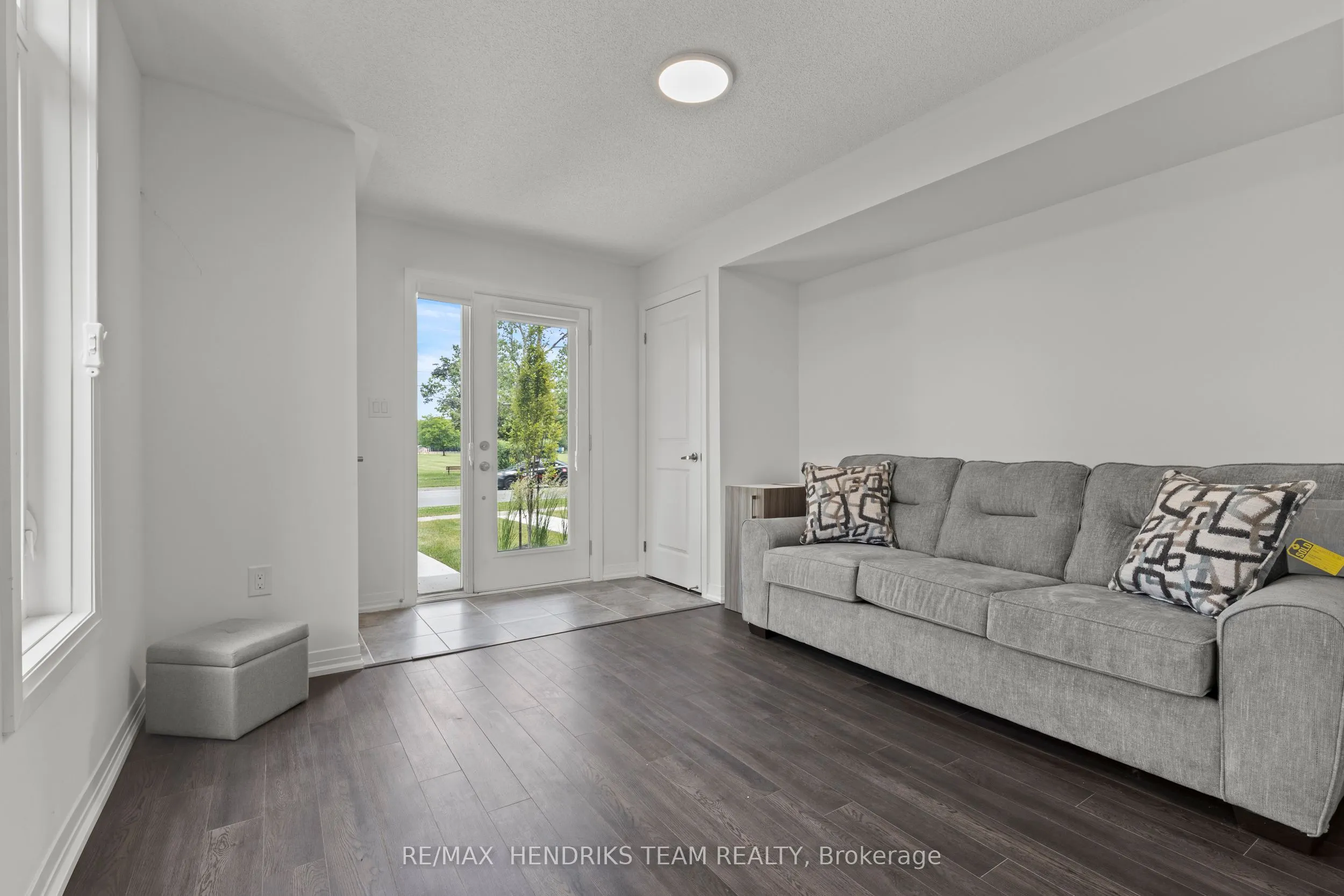 48 Sidney Rose Common, #48