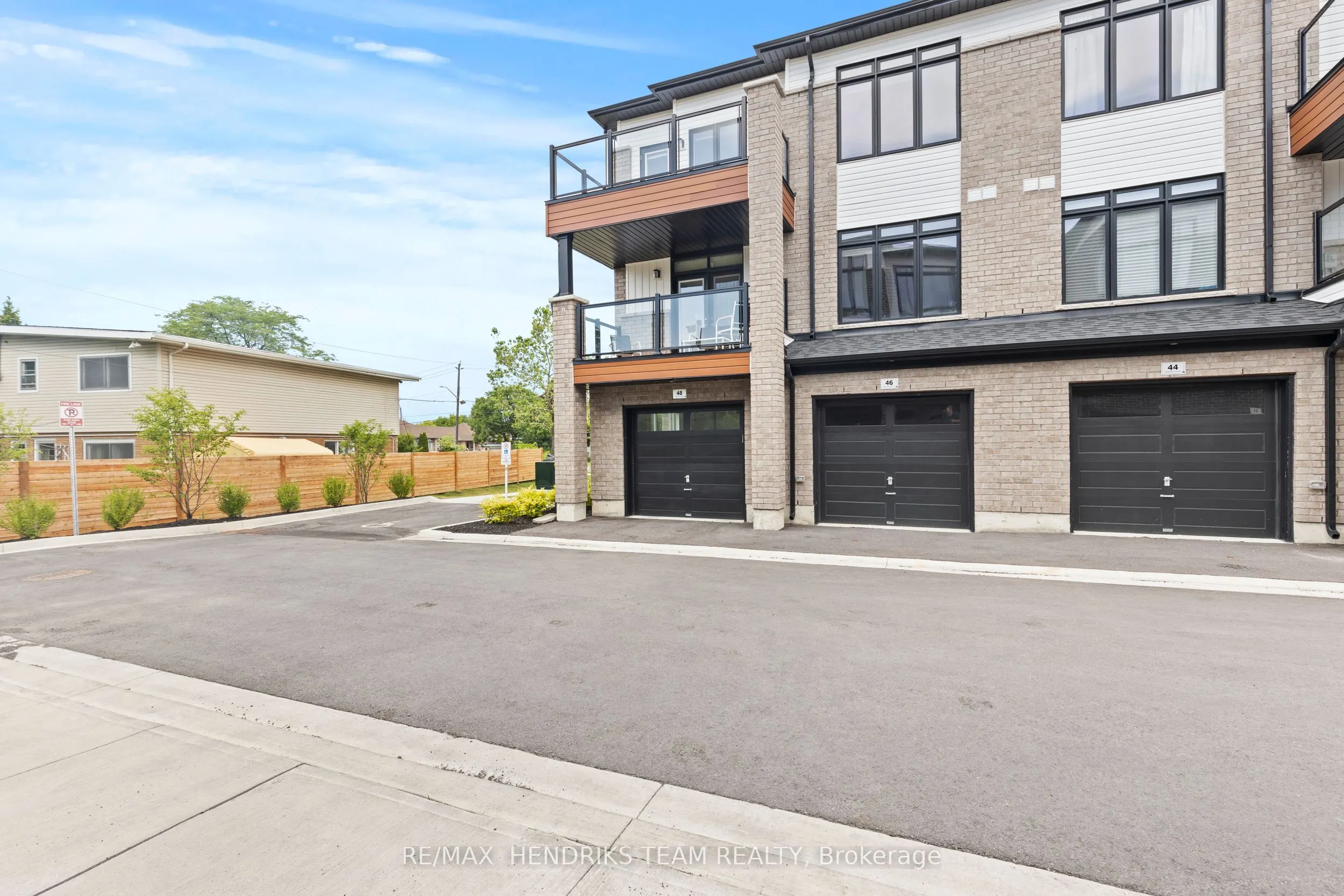 48 Sidney Rose Common, #48