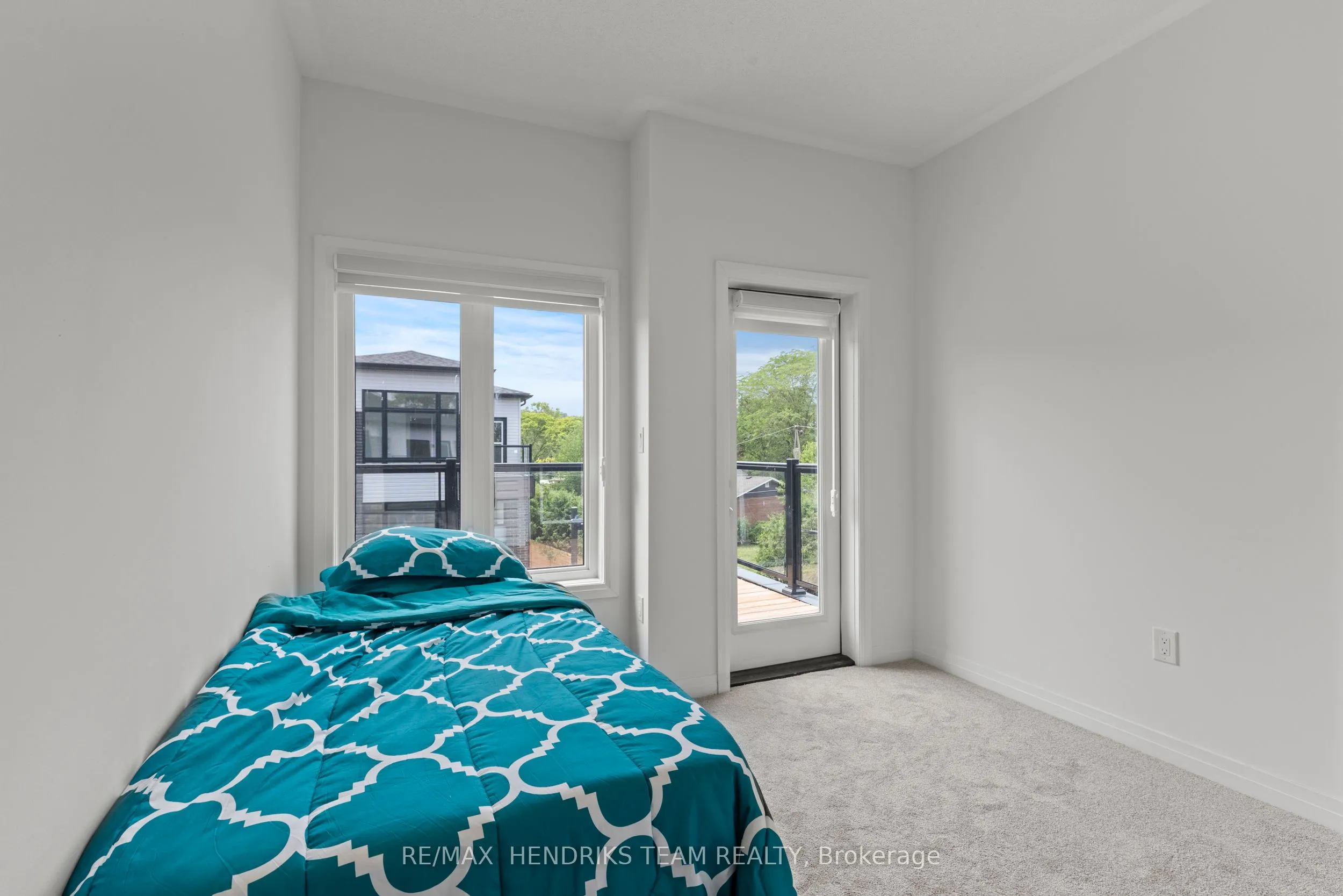 48 Sidney Rose Common, #48