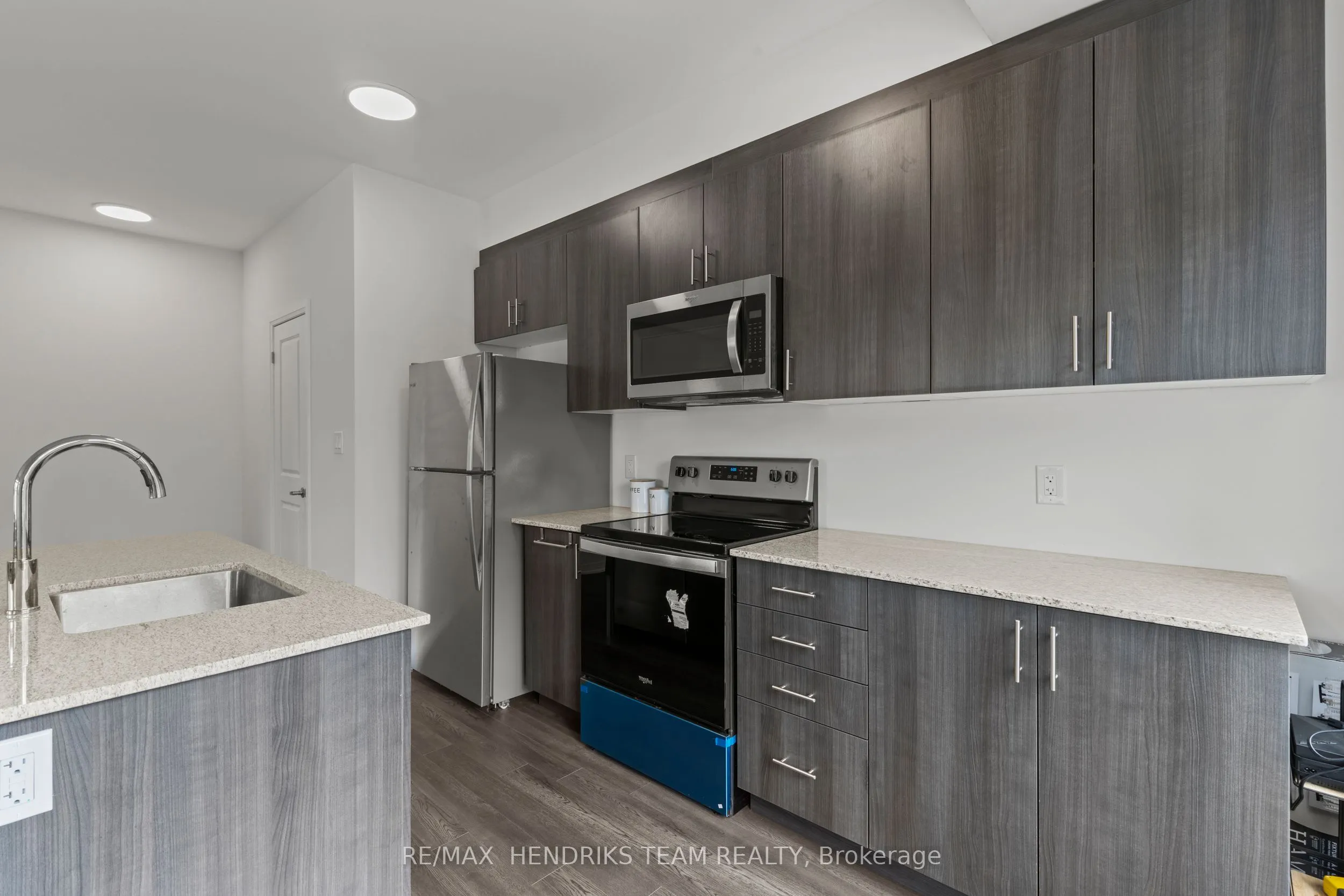 48 Sidney Rose Common, #48
