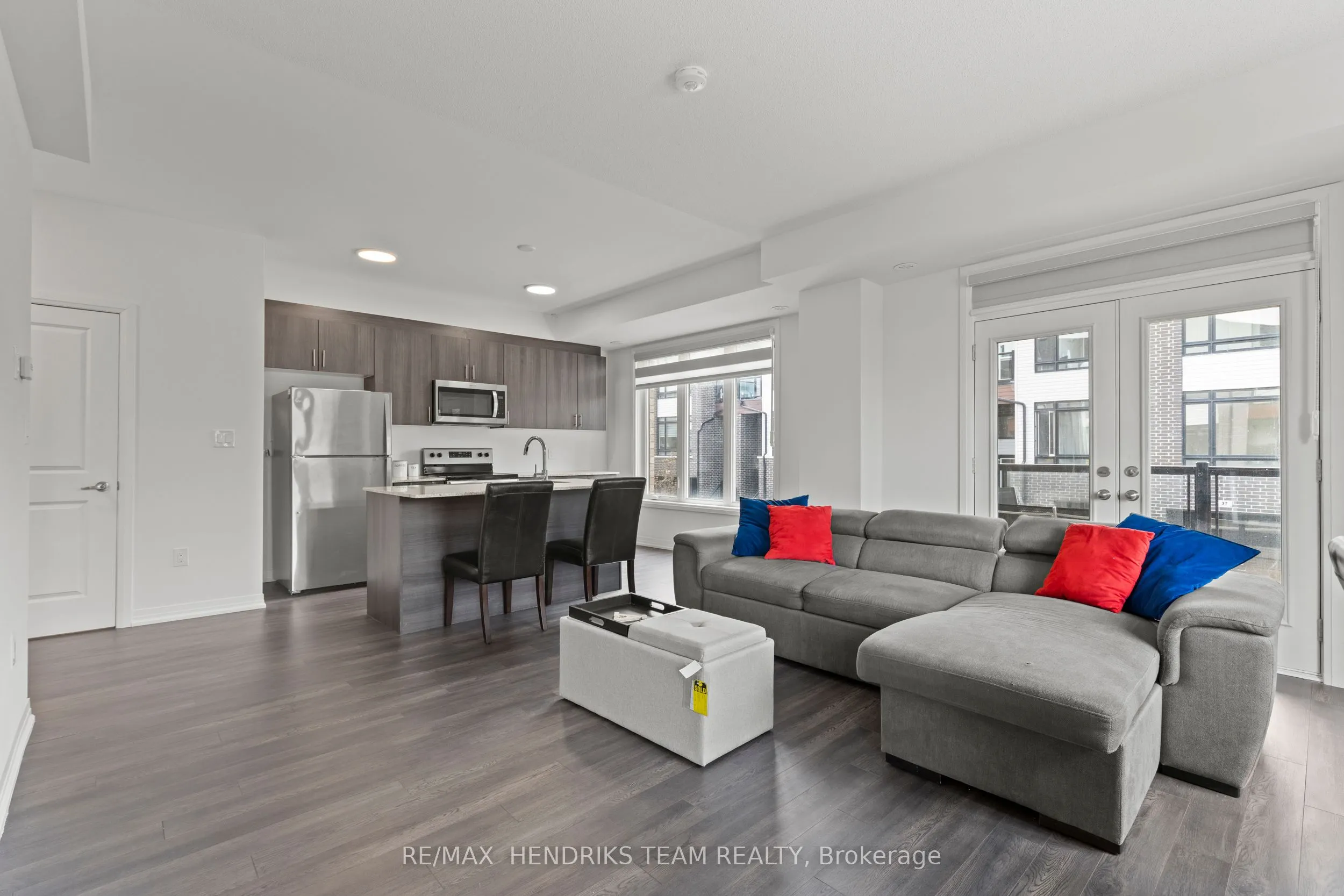48 Sidney Rose Common, #48