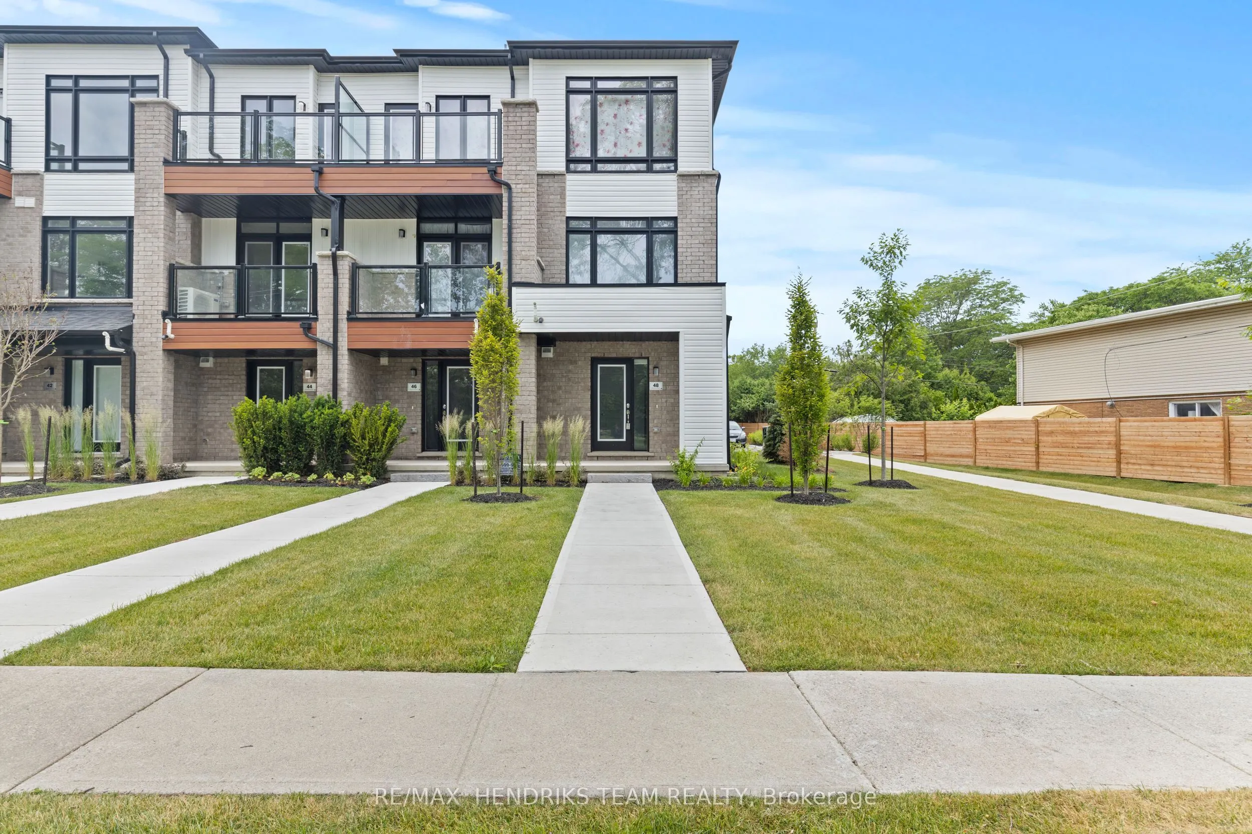48 Sidney Rose Common, #48
