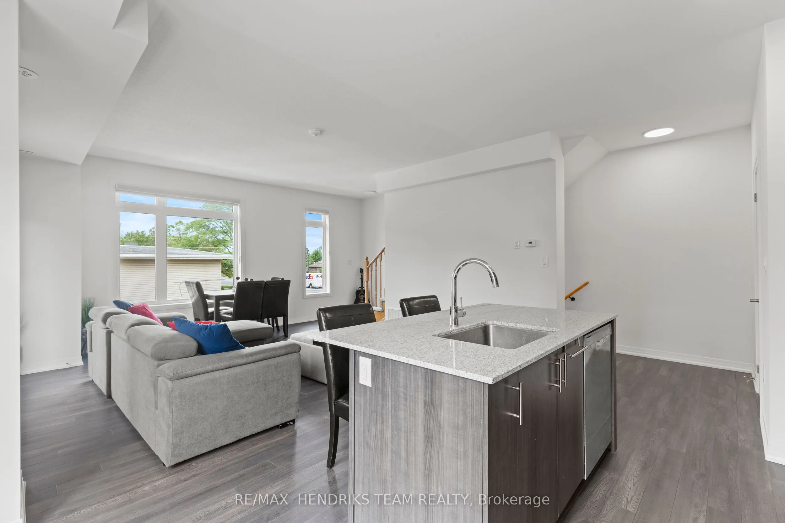 48 Sidney Rose Common, #48