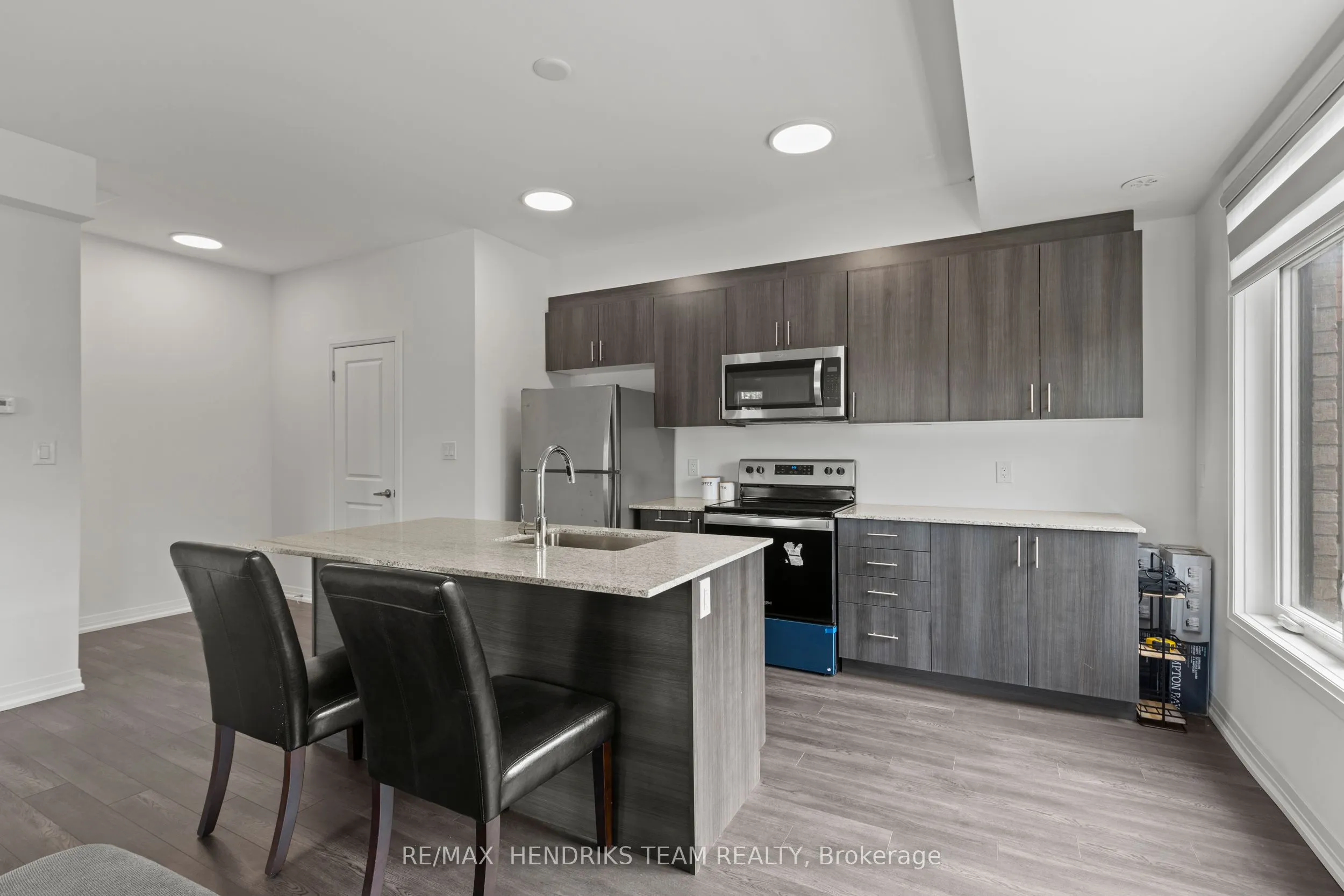 48 Sidney Rose Common, #48