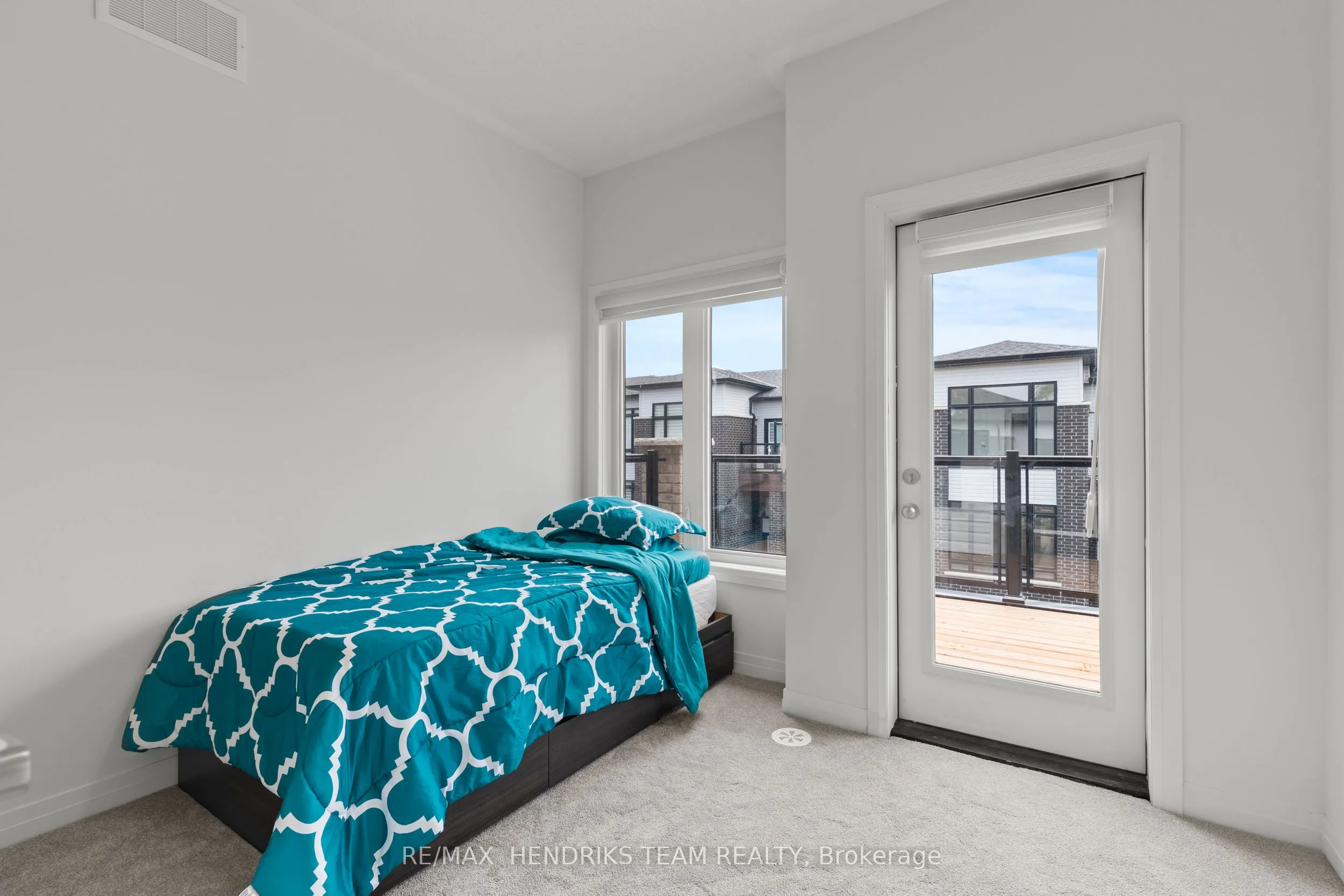 48 Sidney Rose Common, #48