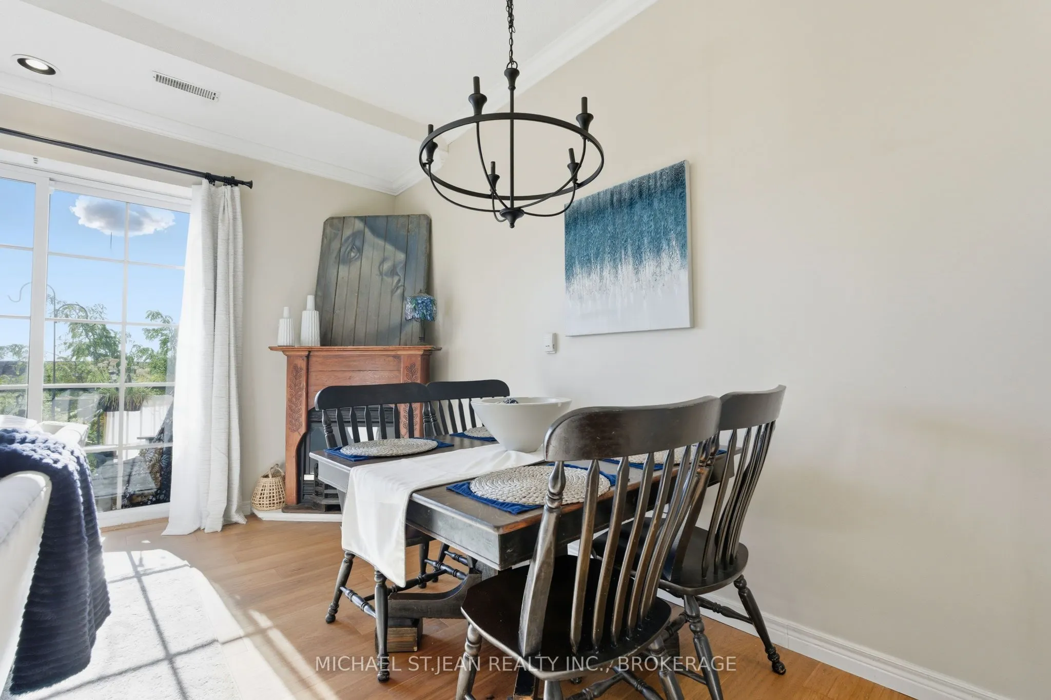 262 Dundas Street E, #311