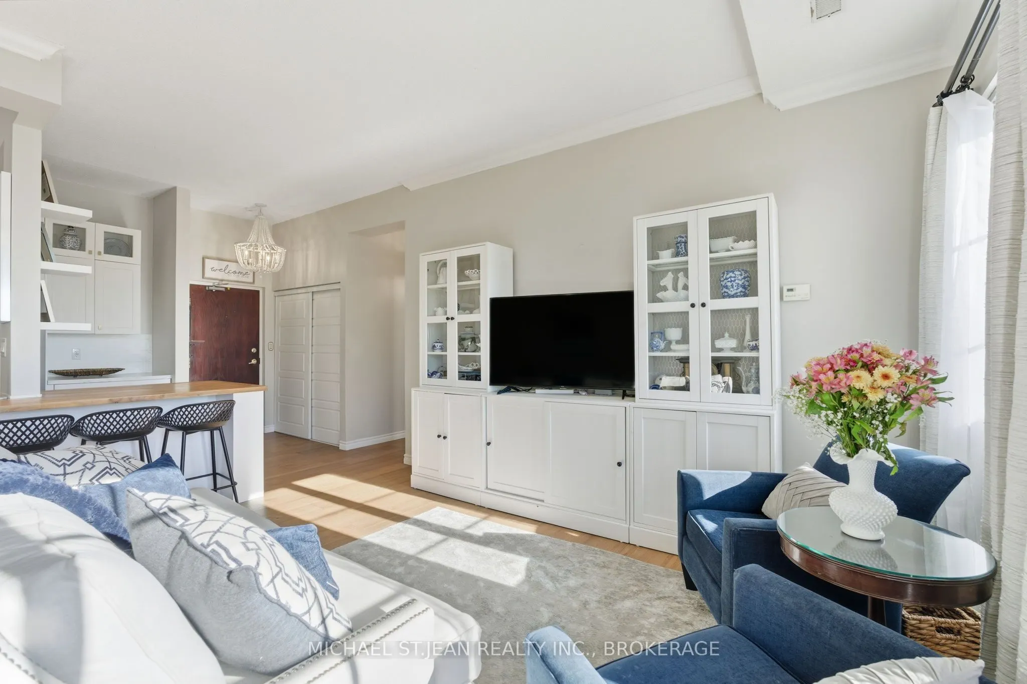 262 Dundas Street E, #311