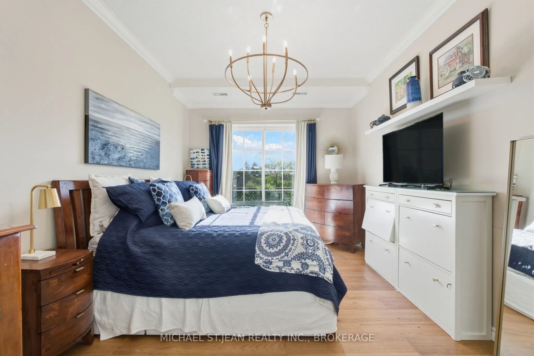 262 Dundas Street E, #311