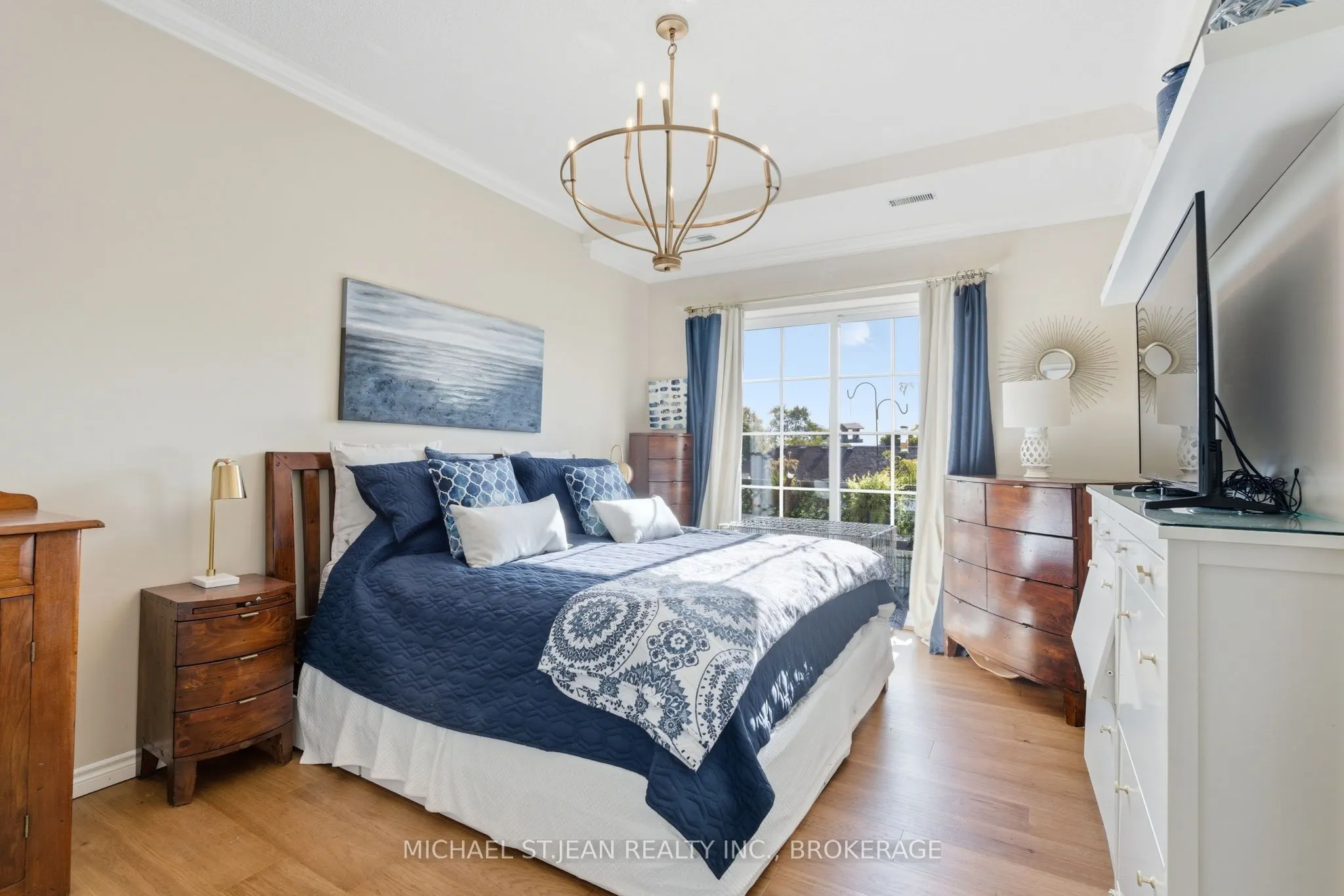 262 Dundas Street E, #311