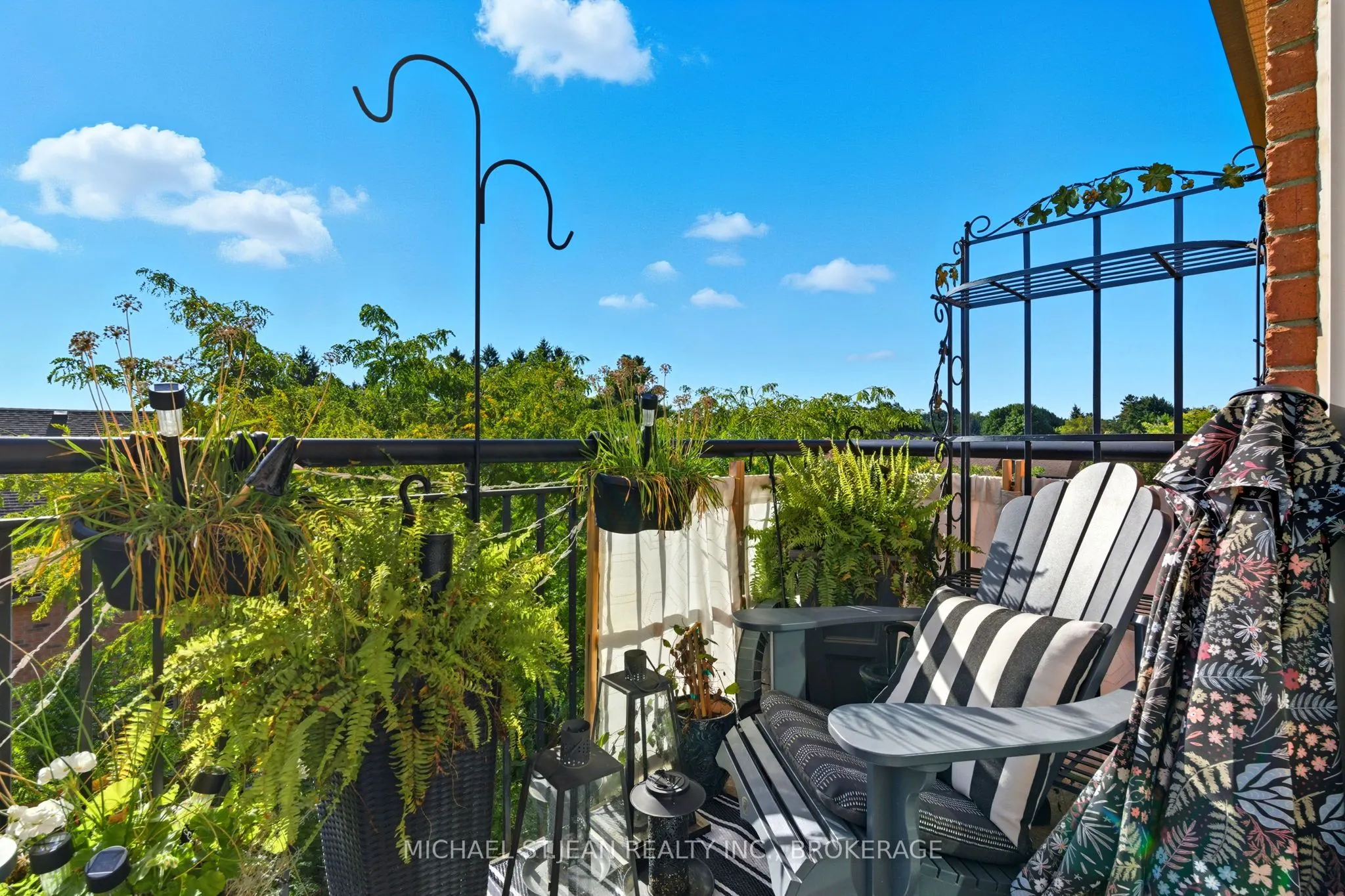 262 Dundas Street E, #311