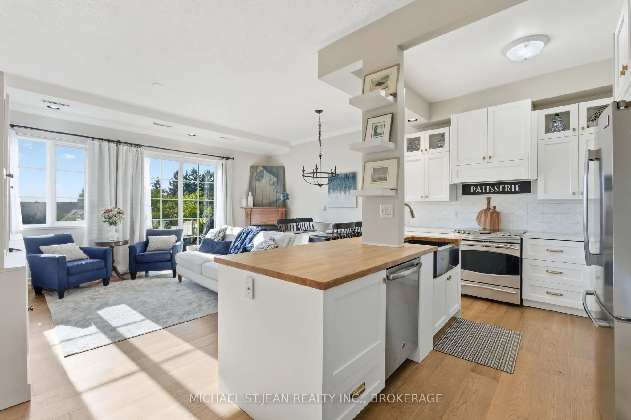262 Dundas Street E, #311
