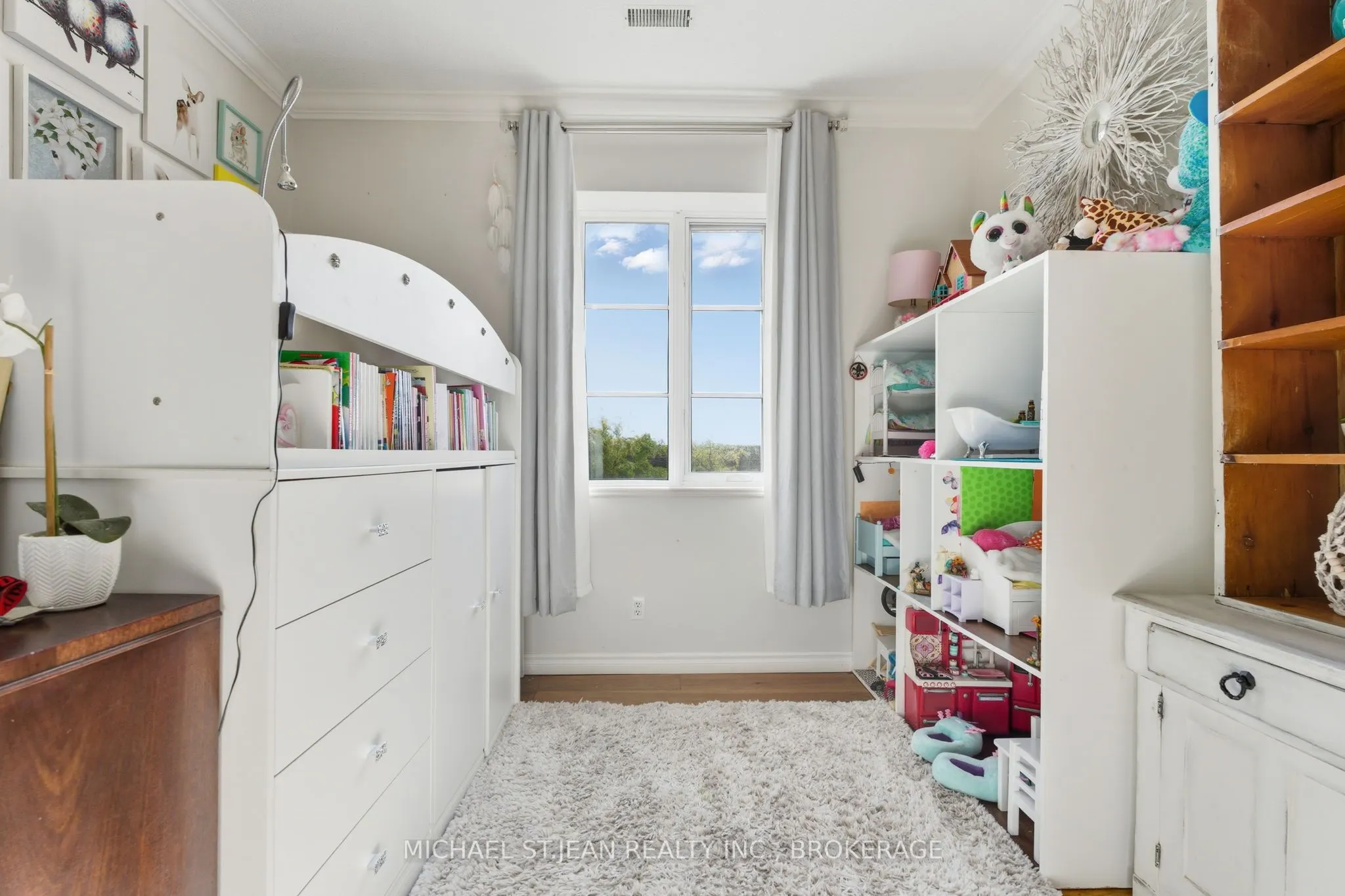 262 Dundas Street E, #311