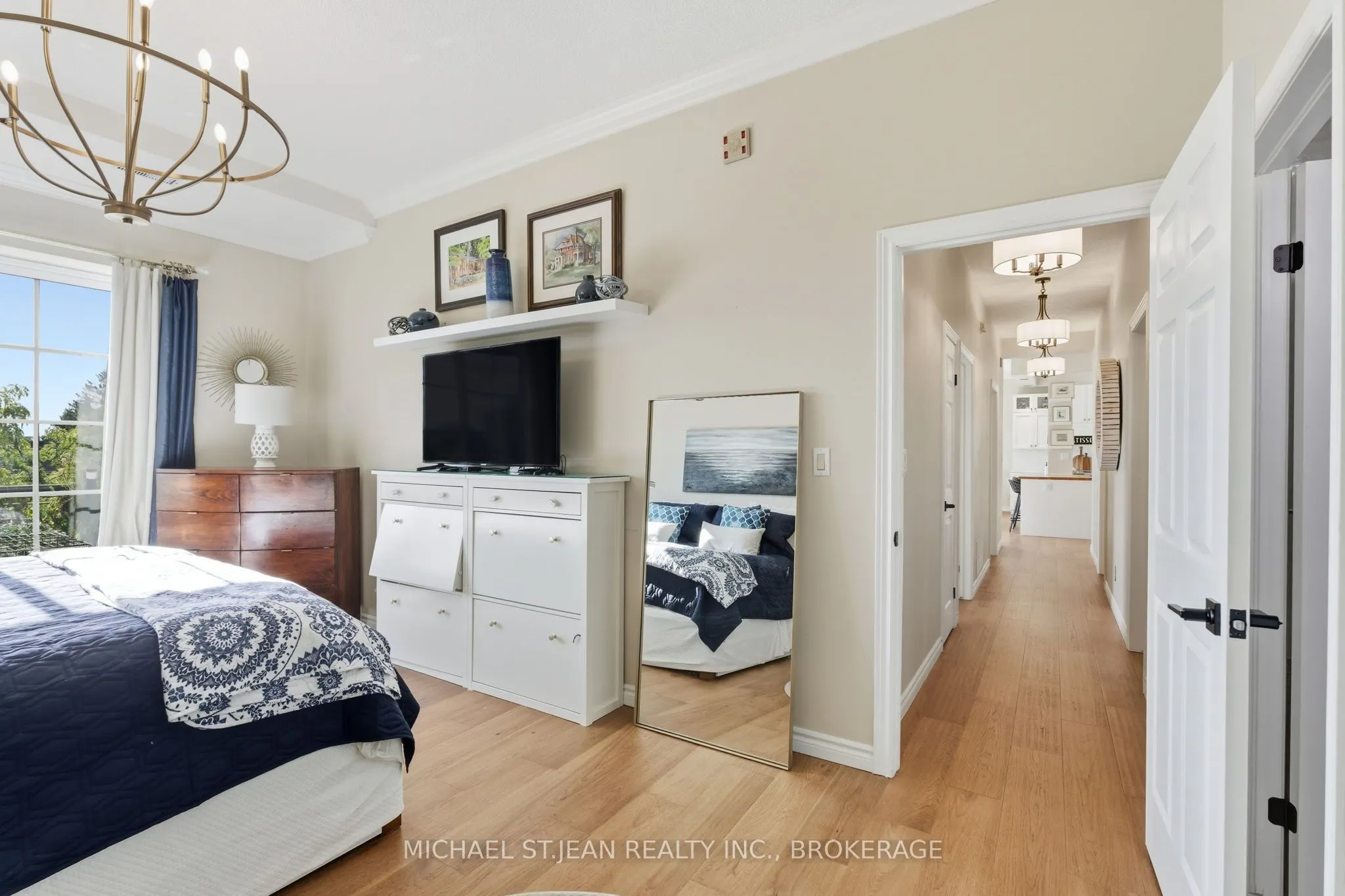 262 Dundas Street E, #311