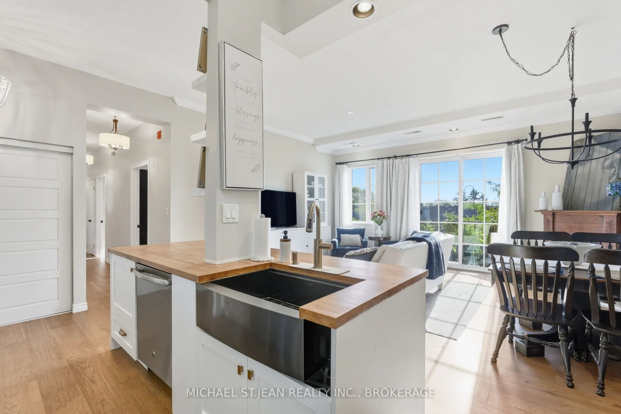 262 Dundas Street E, #311
