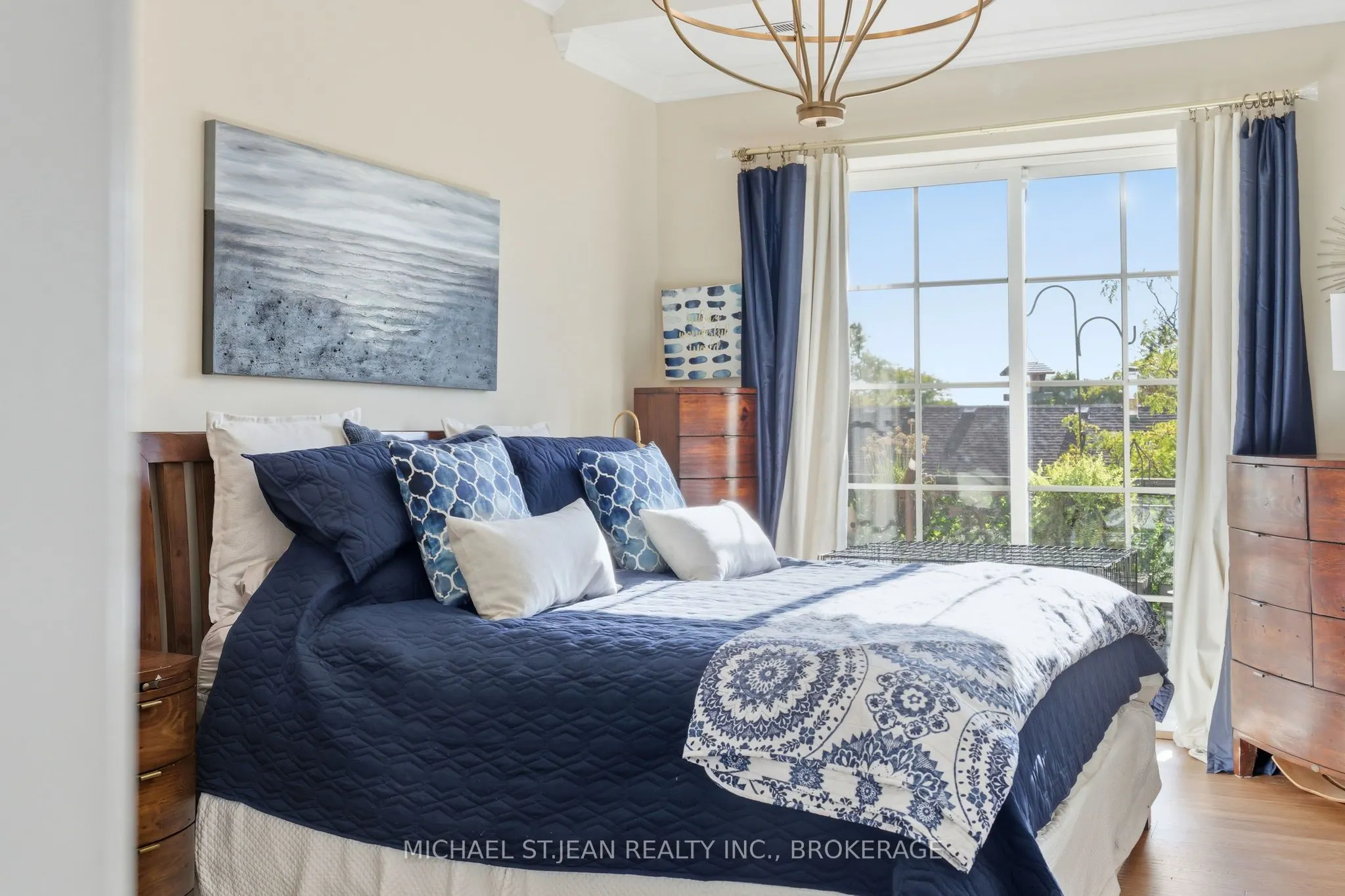 262 Dundas Street E, #311