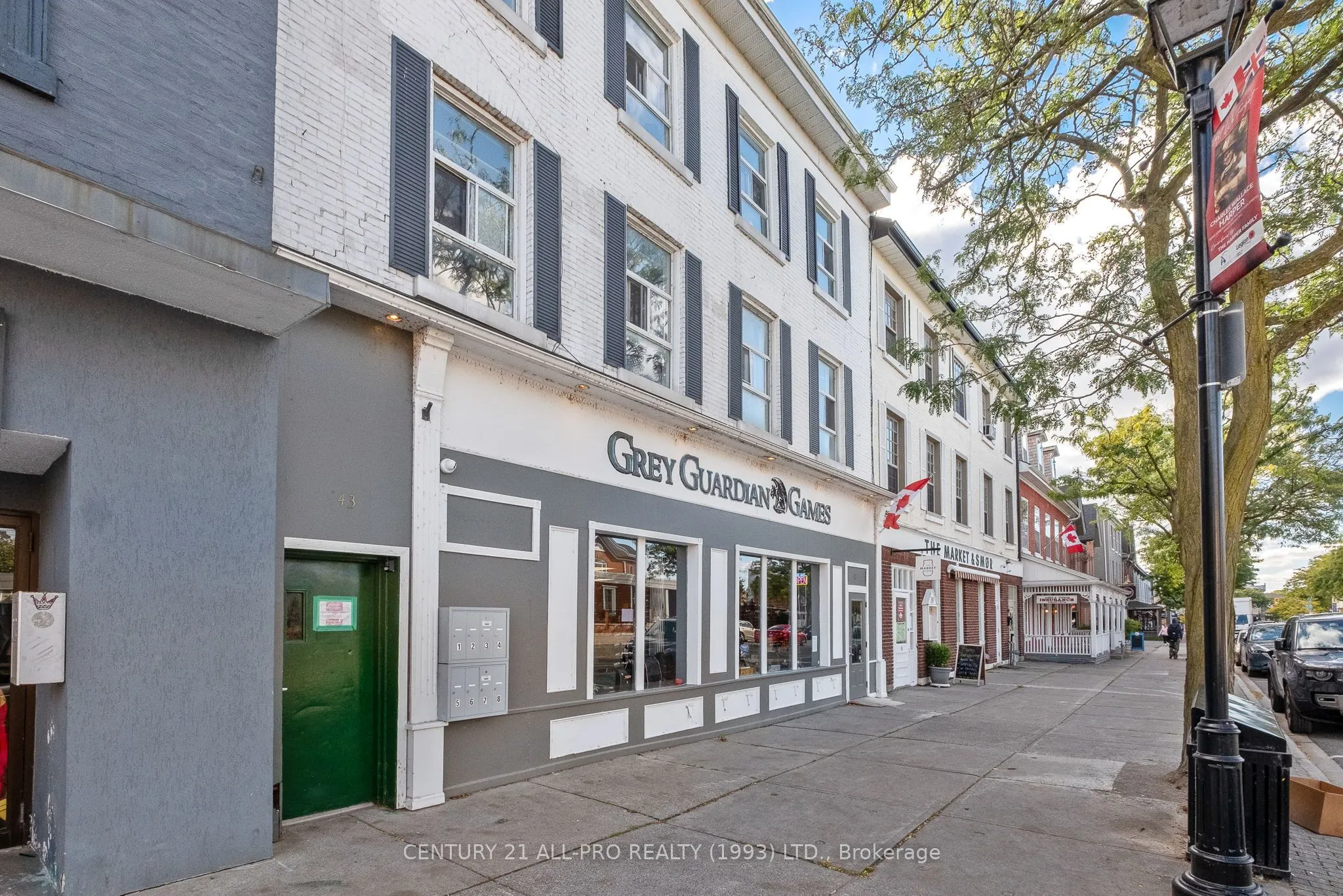 41-43 King Street E