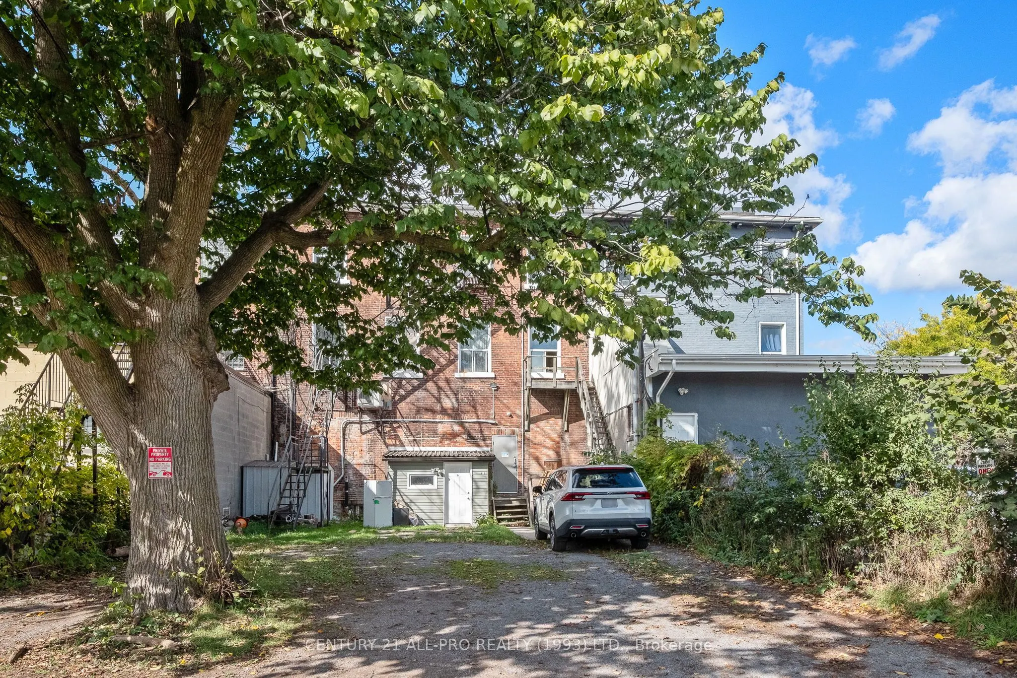41-43 King Street E