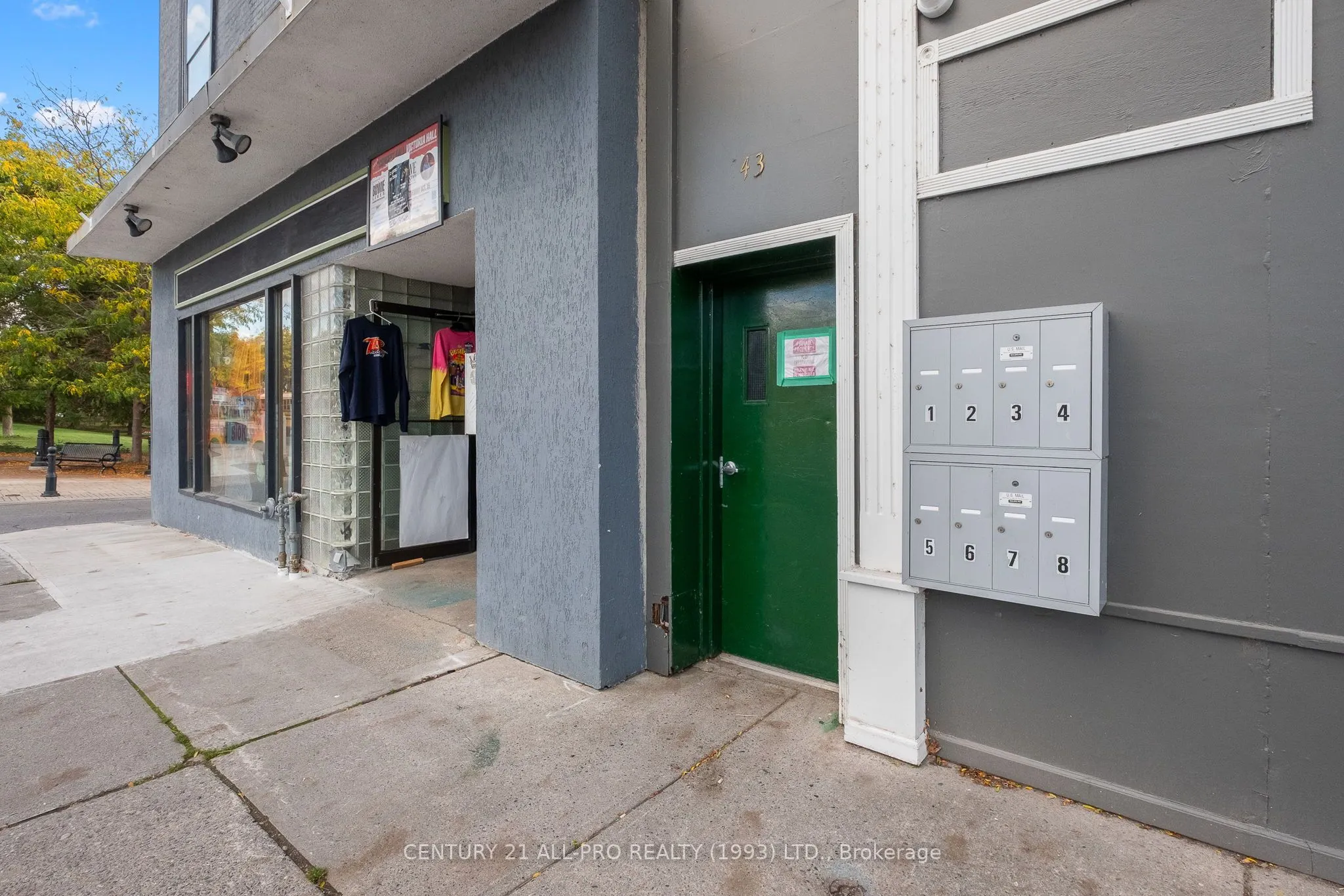 41-43 King Street E