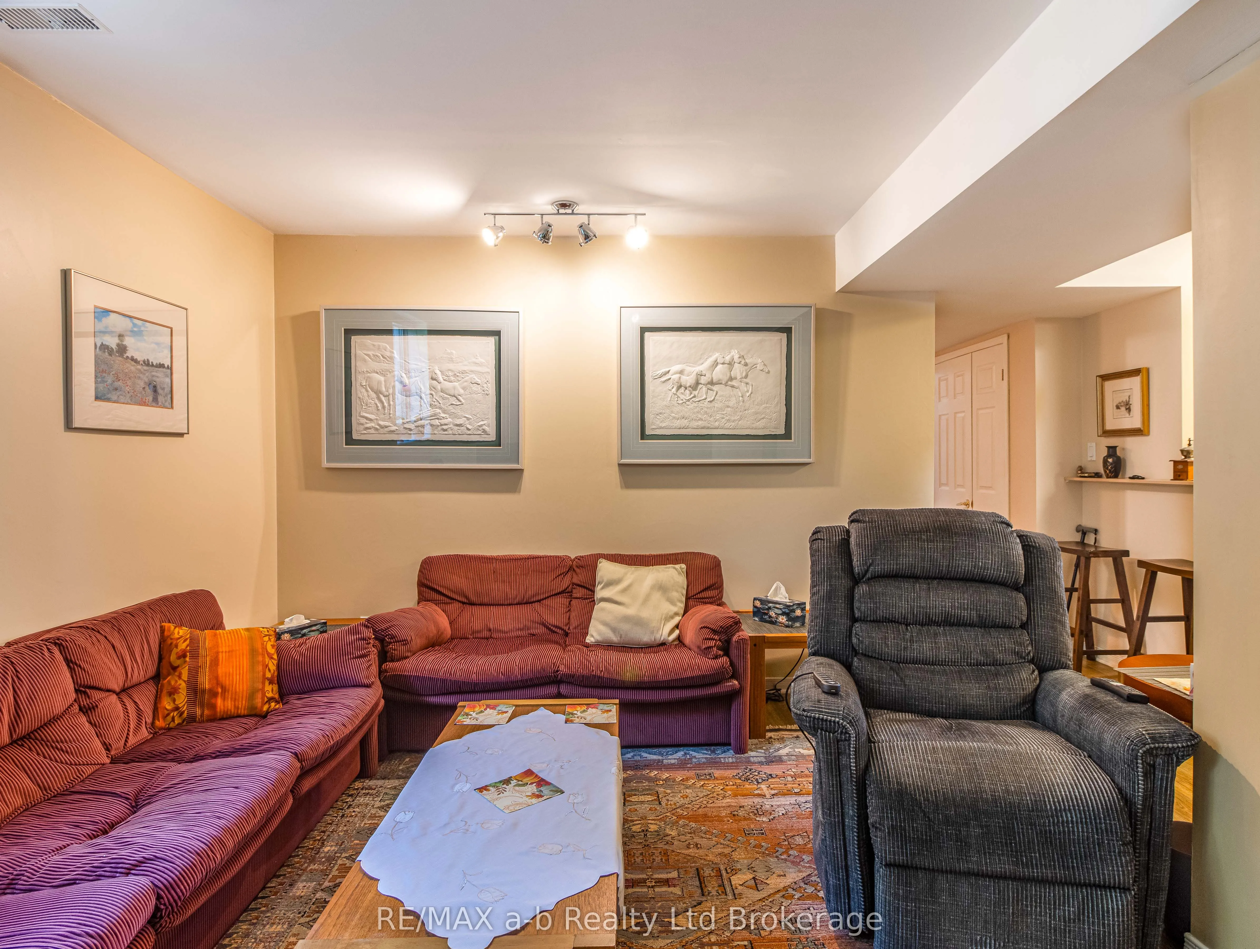454841 East Hill Line