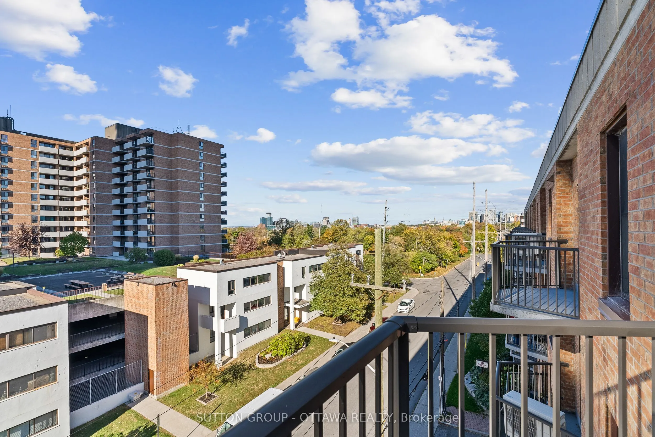 50 BURNSIDE Avenue, #507