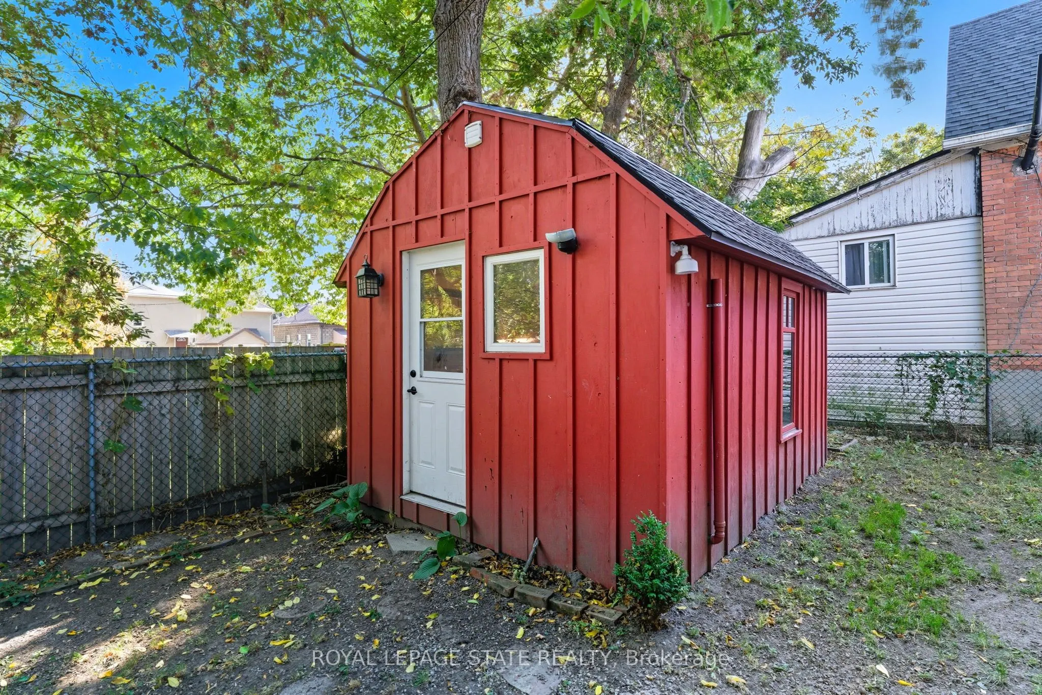 8 Tasker Street