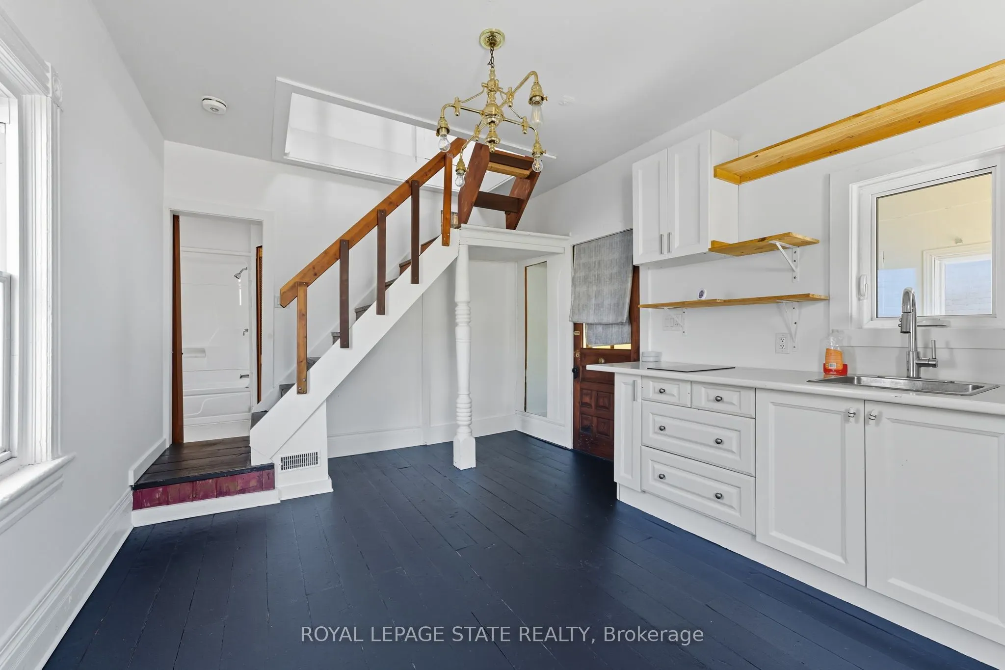 8 Tasker Street