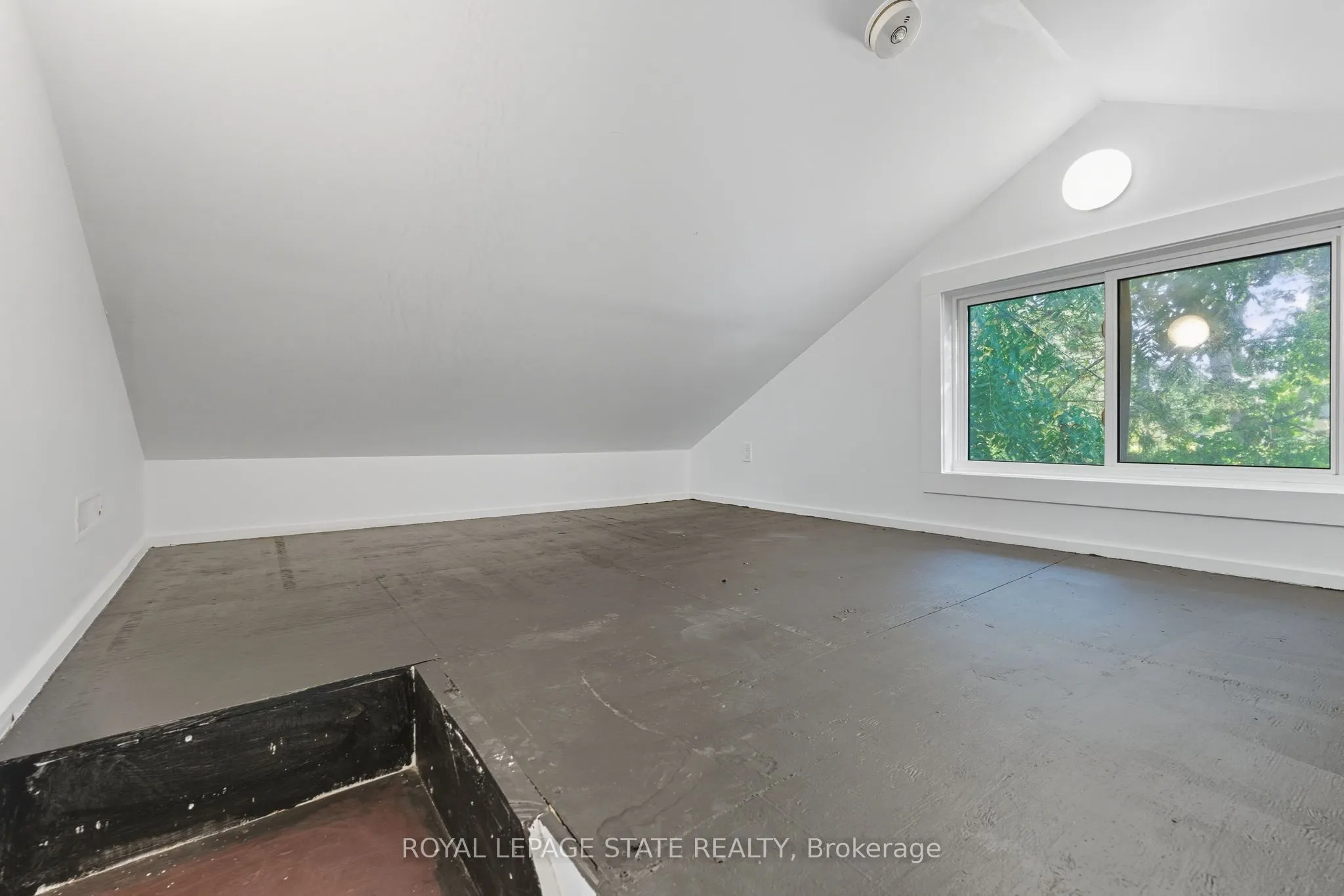 8 Tasker Street