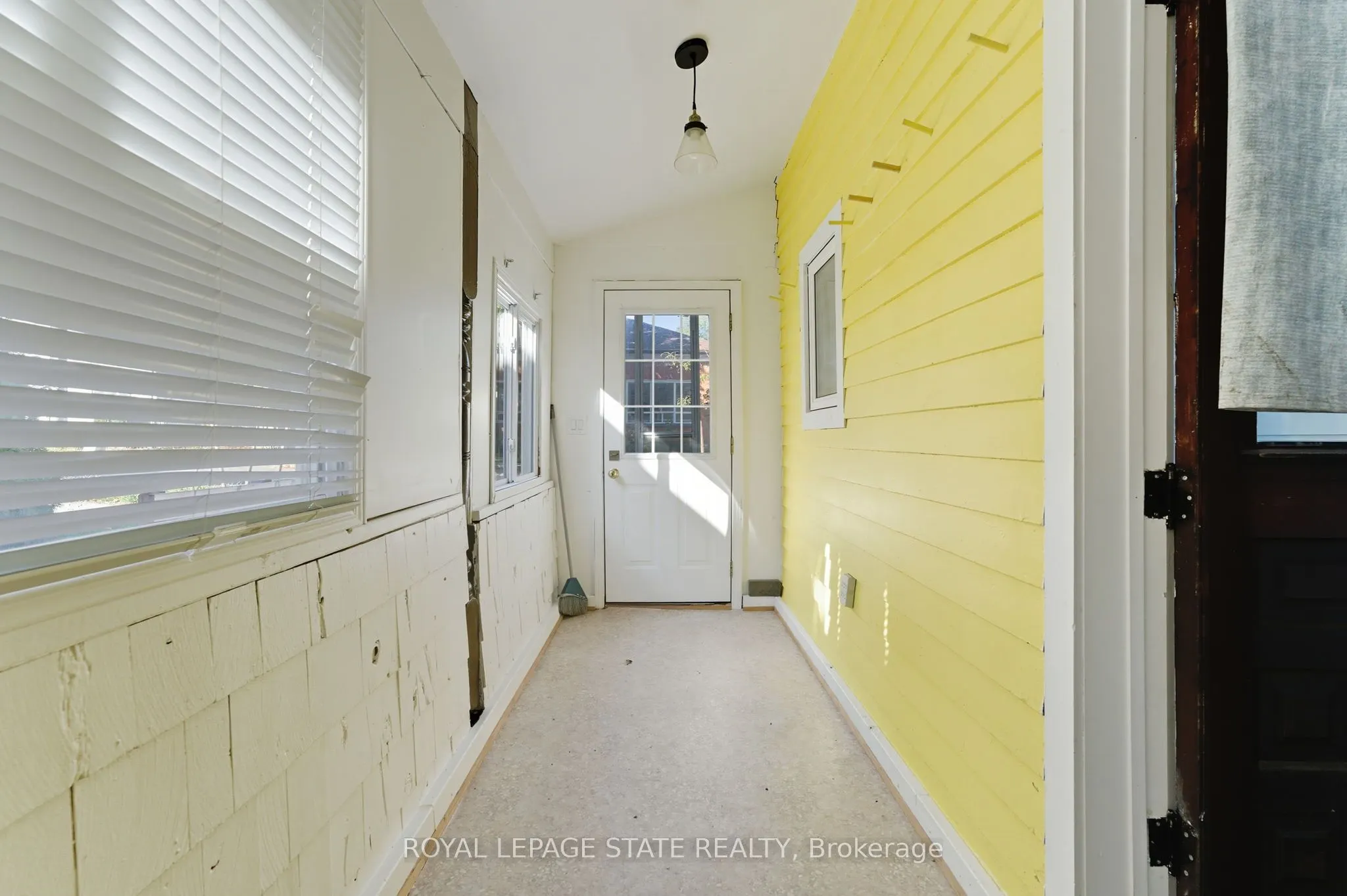 8 Tasker Street
