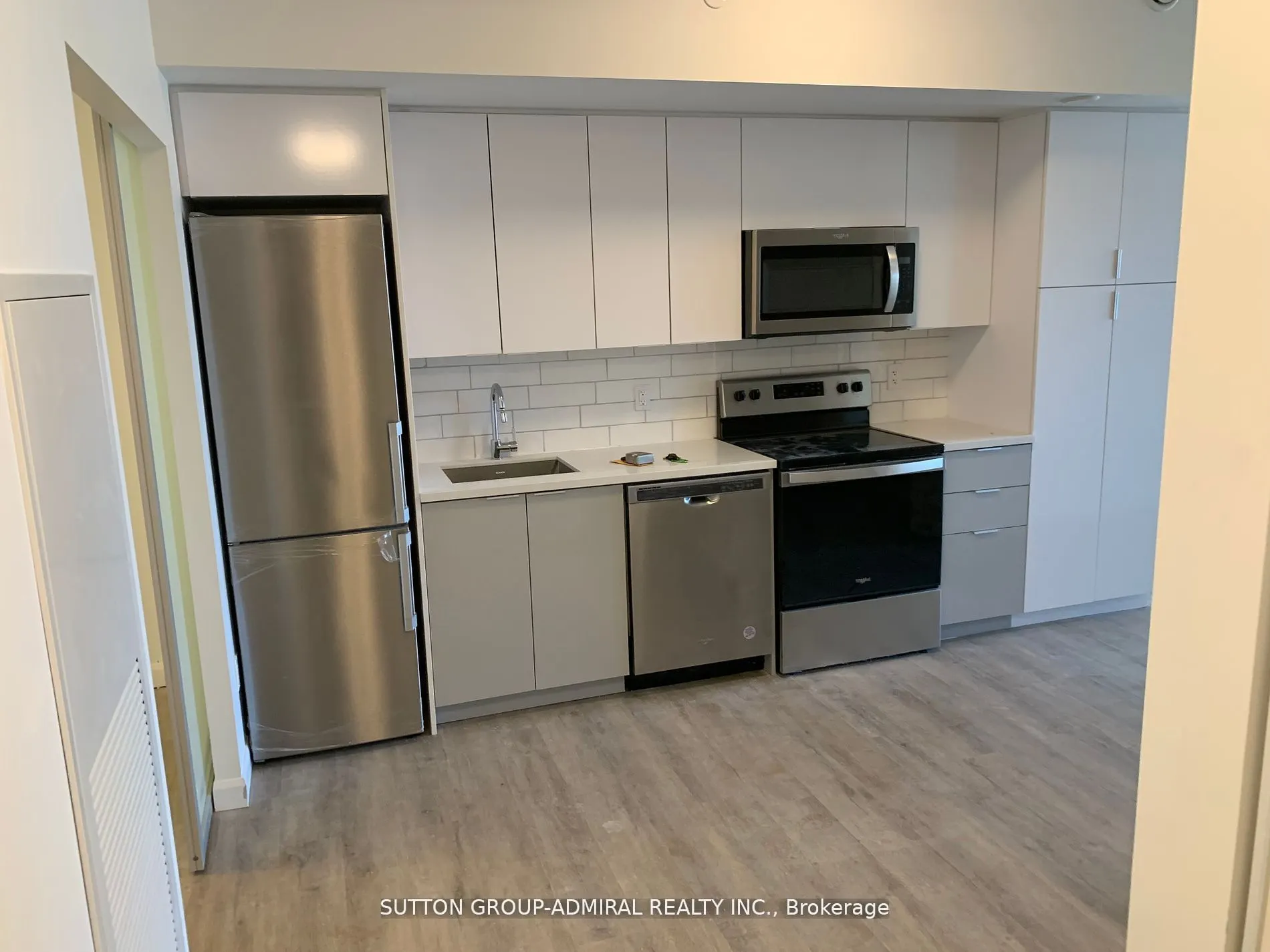 7 Erie Avenue, #305