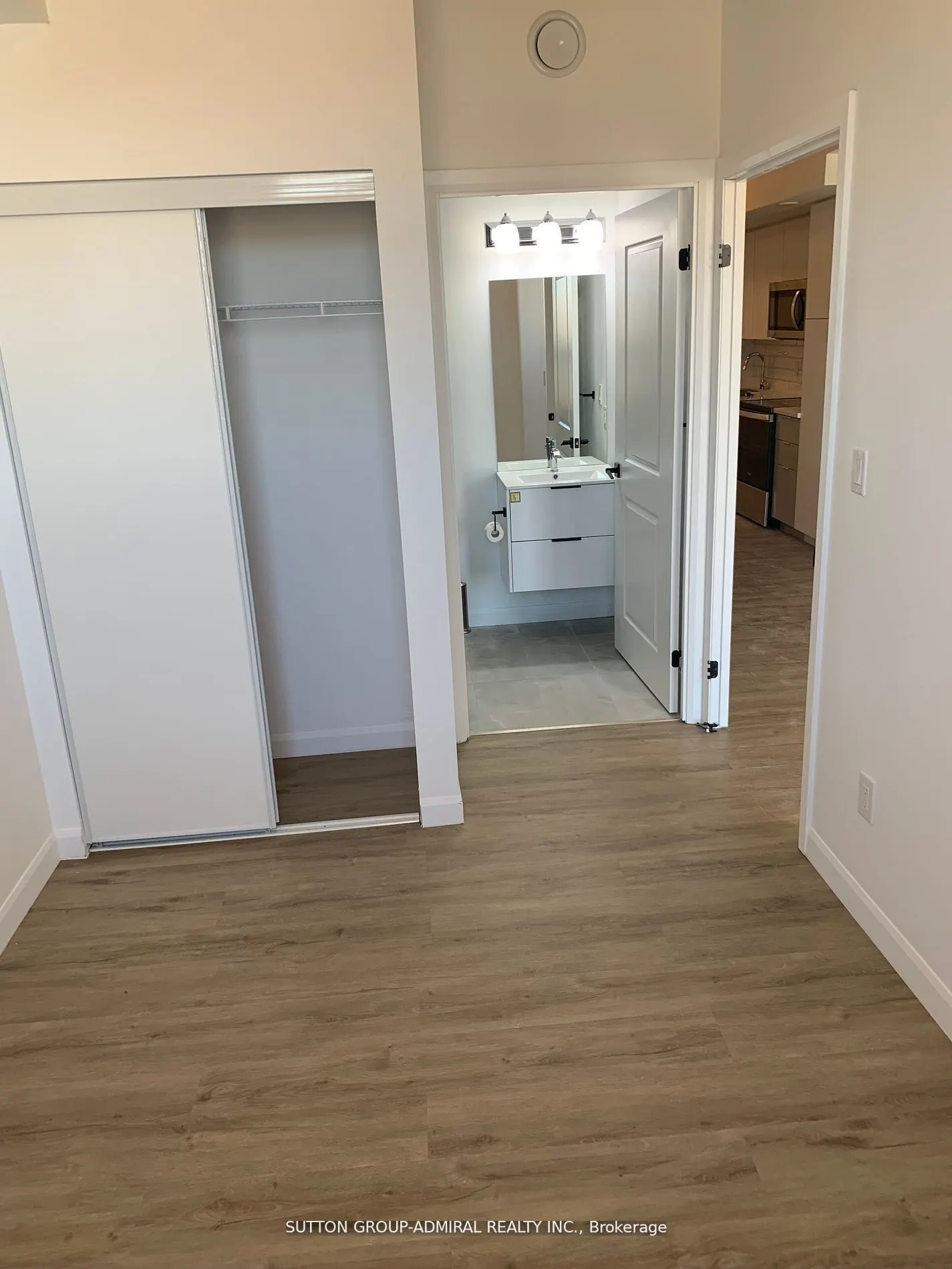 7 Erie Avenue, #305