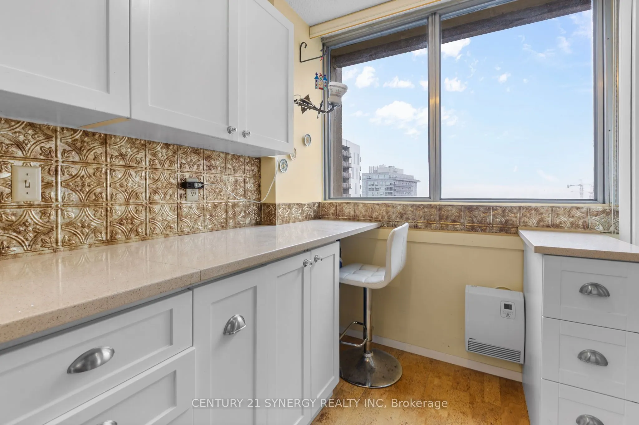 530 Laurier Avenue W, #2207