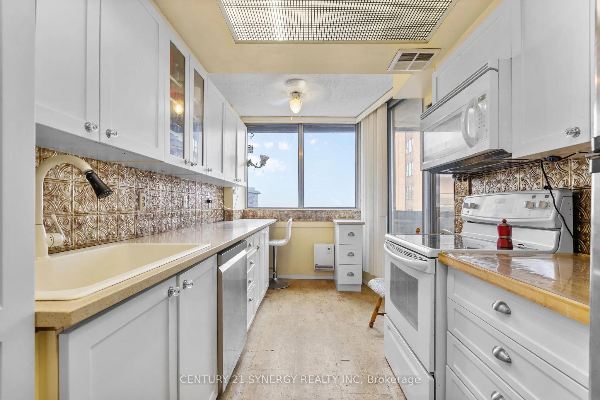 530 Laurier Avenue W, #2207