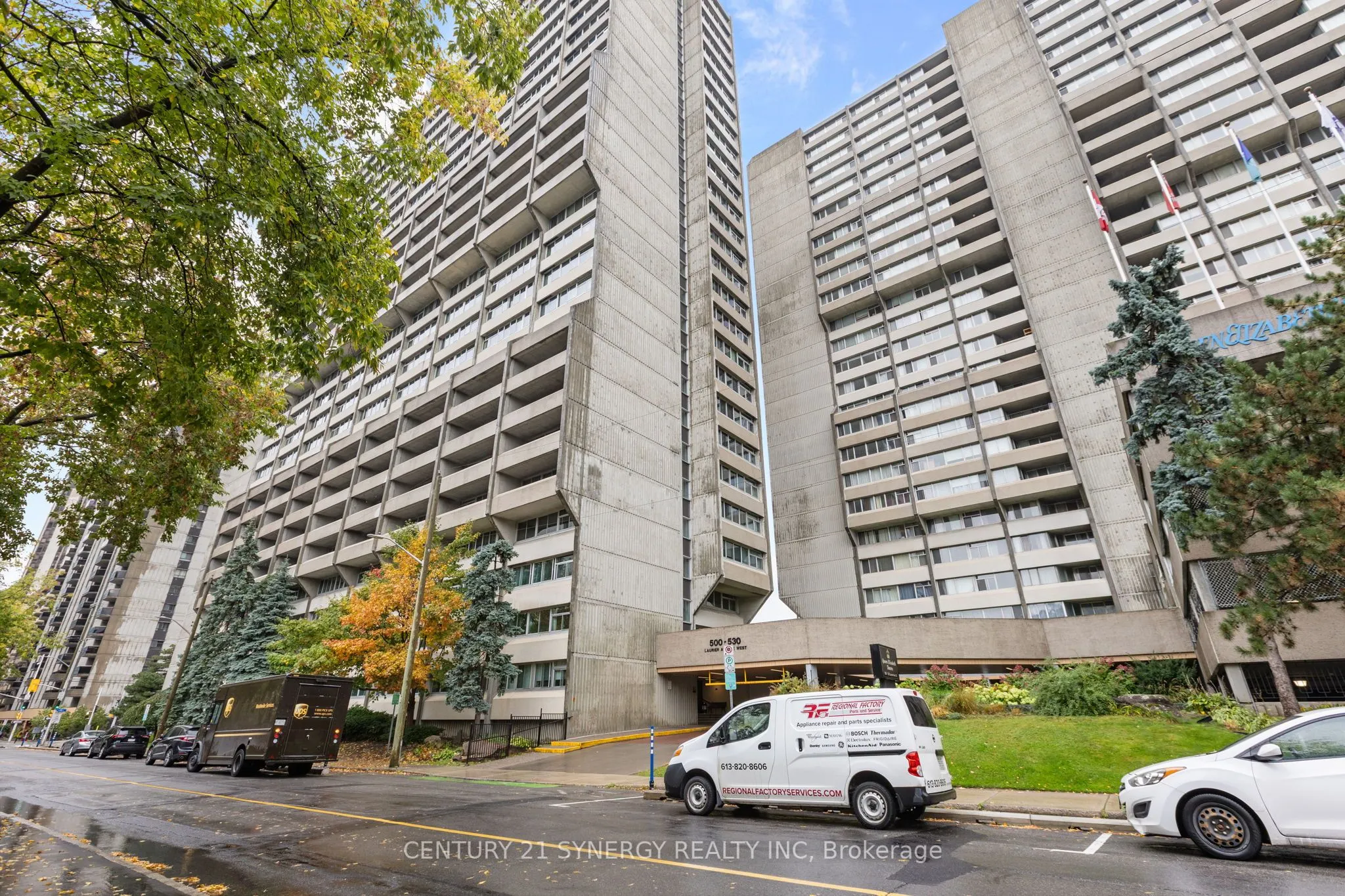 530 Laurier Avenue W, #2207