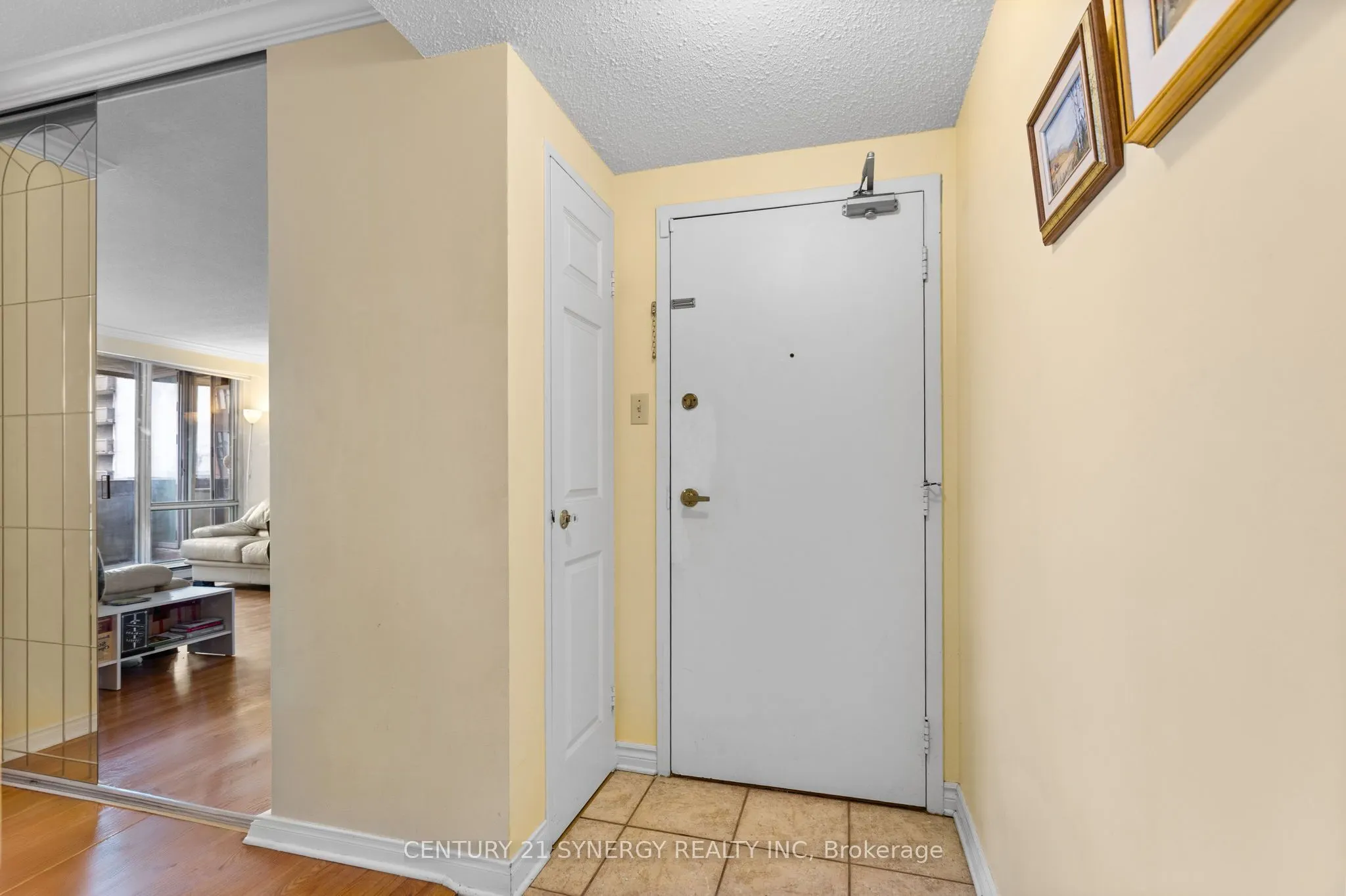 530 Laurier Avenue W, #2207