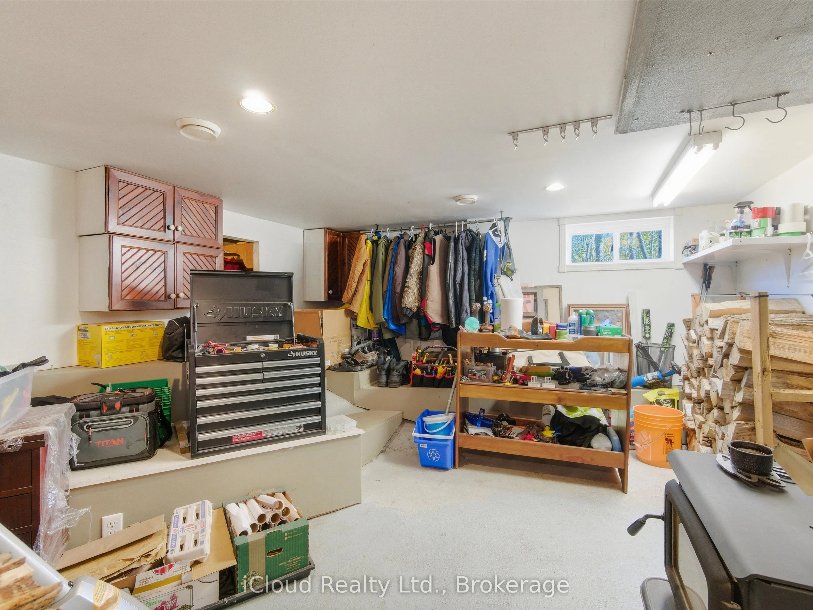 6 Springhill Road