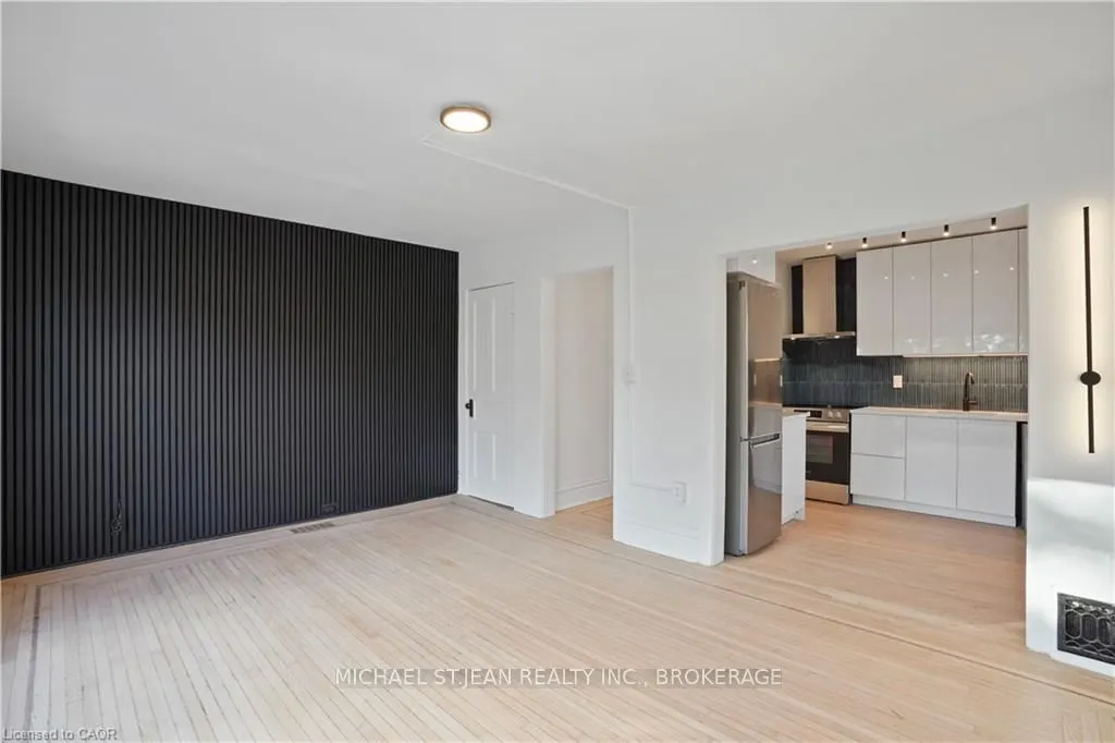30 Jones Street, #2