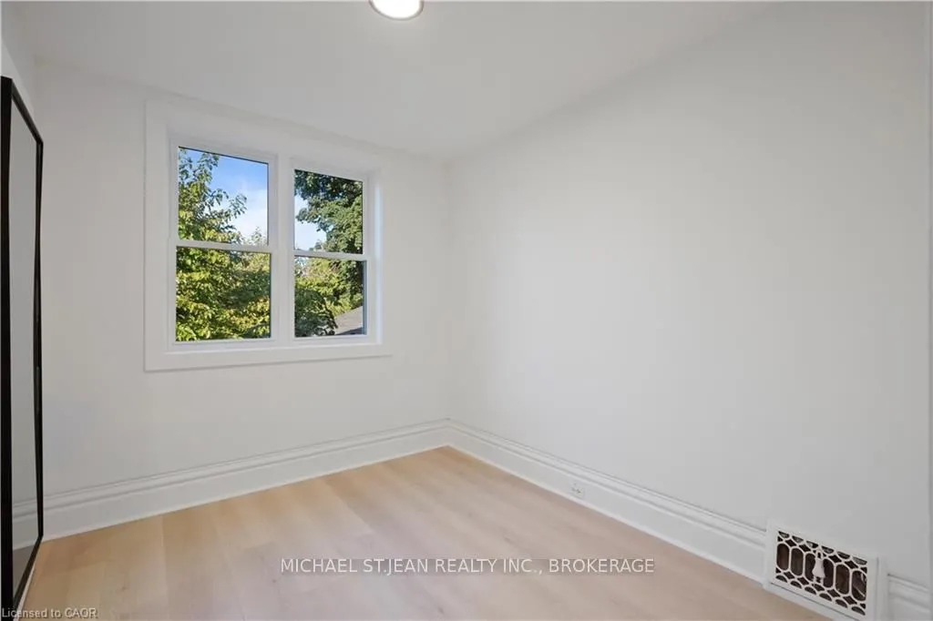 30 Jones Street, #2