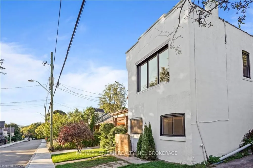 30 Jones Street, #2