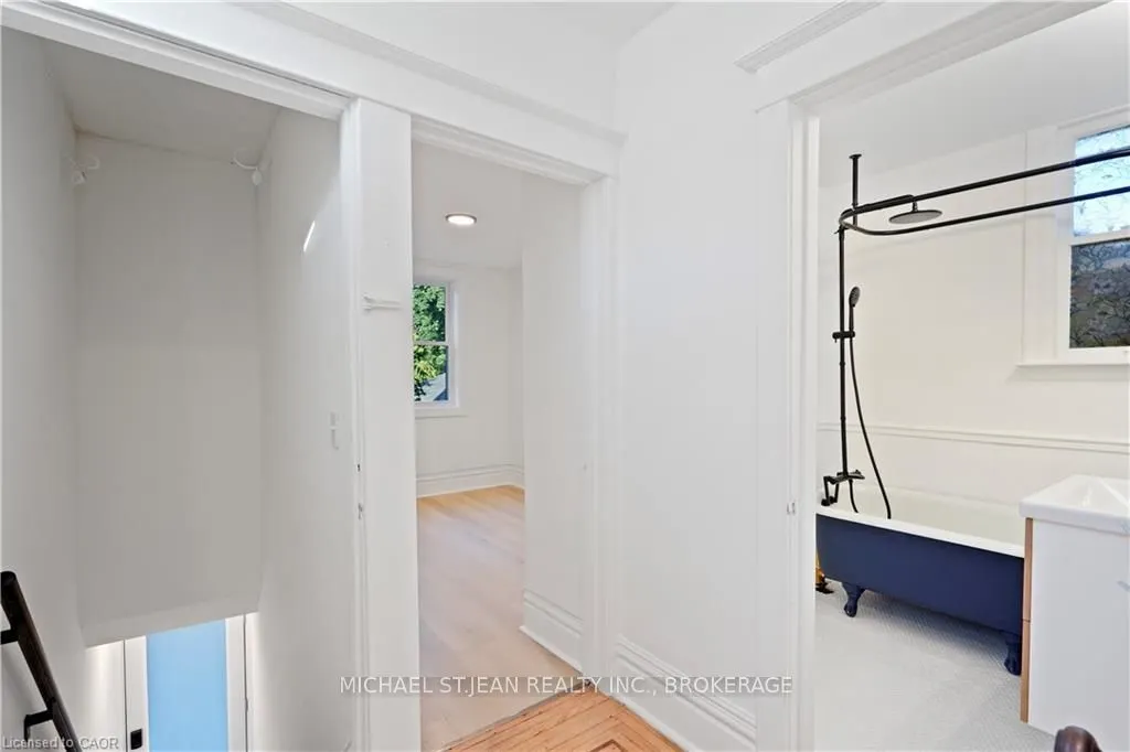 30 Jones Street, #2