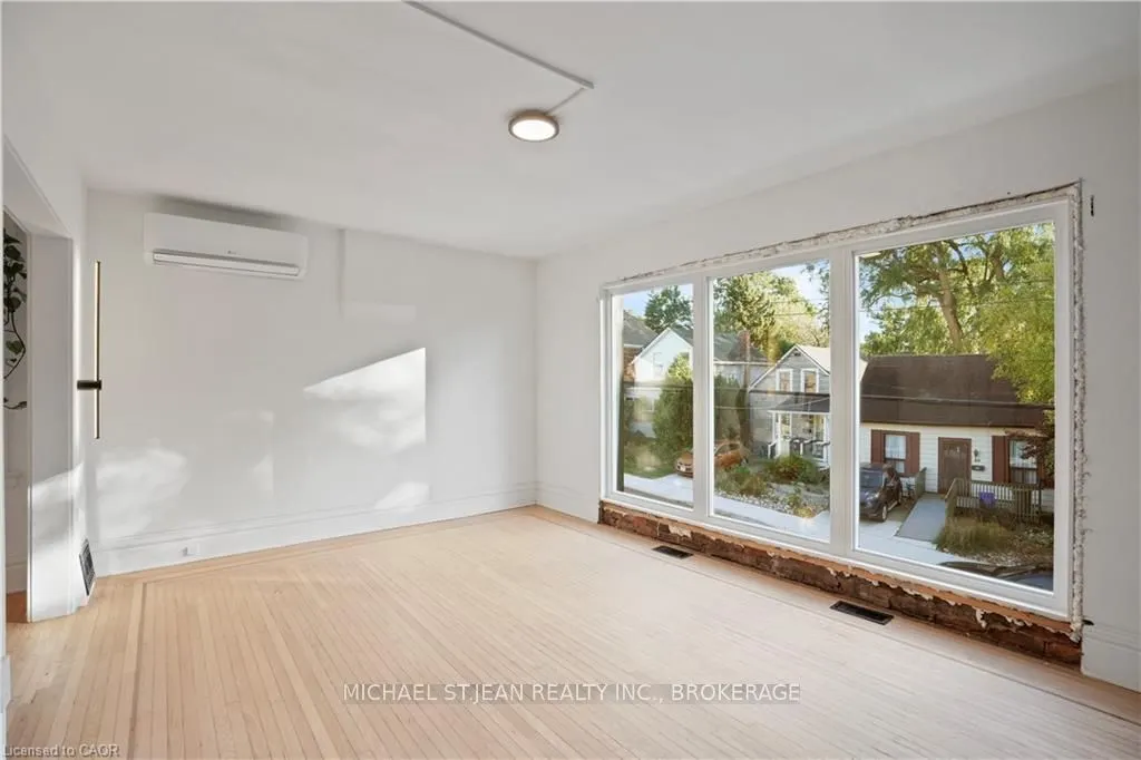 30 Jones Street, #2