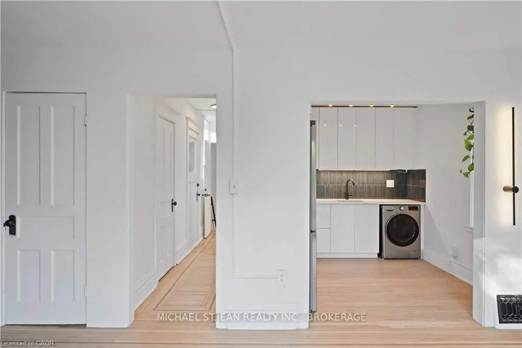 30 Jones Street, #2