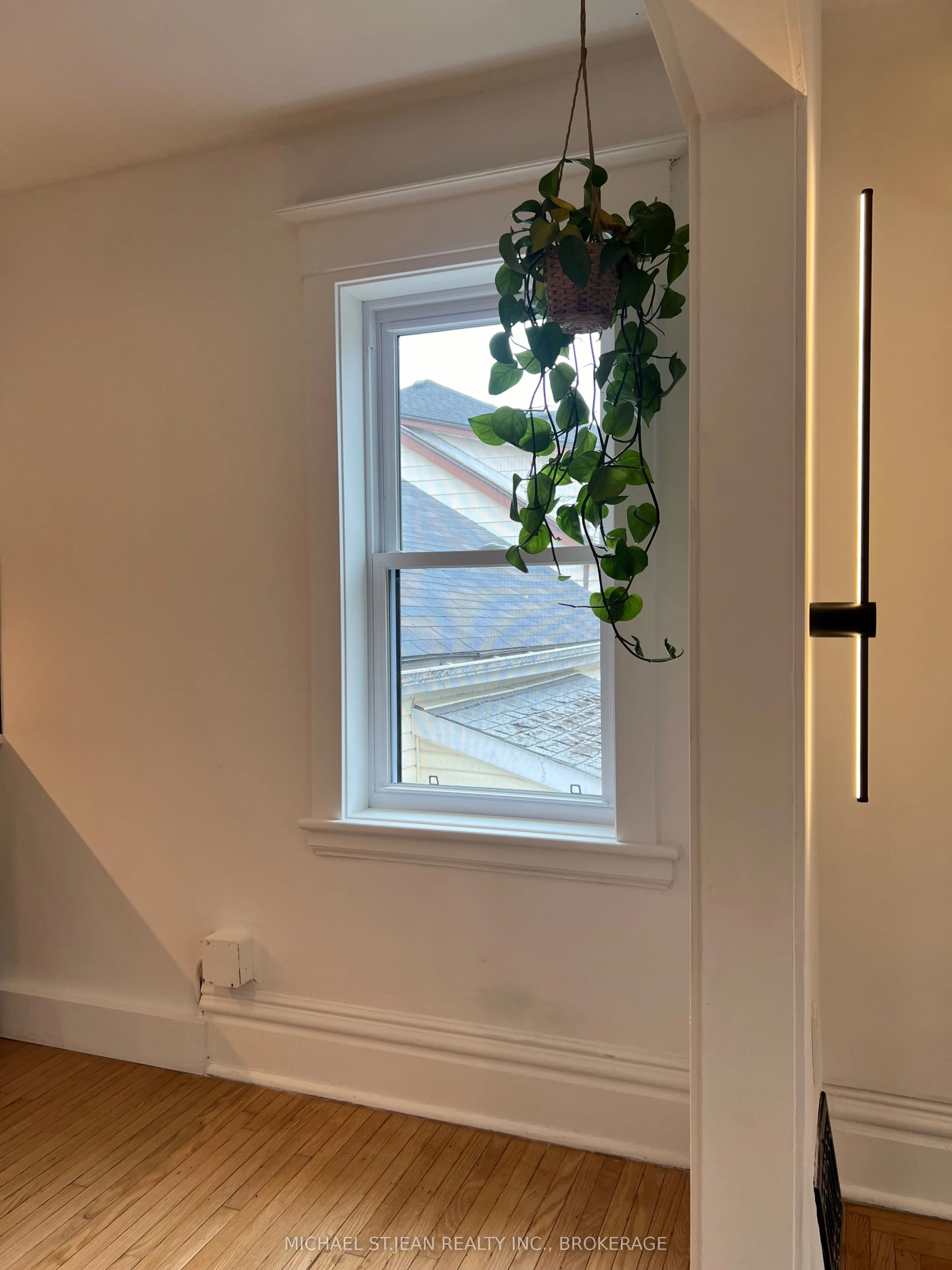 30 Jones Street, #2